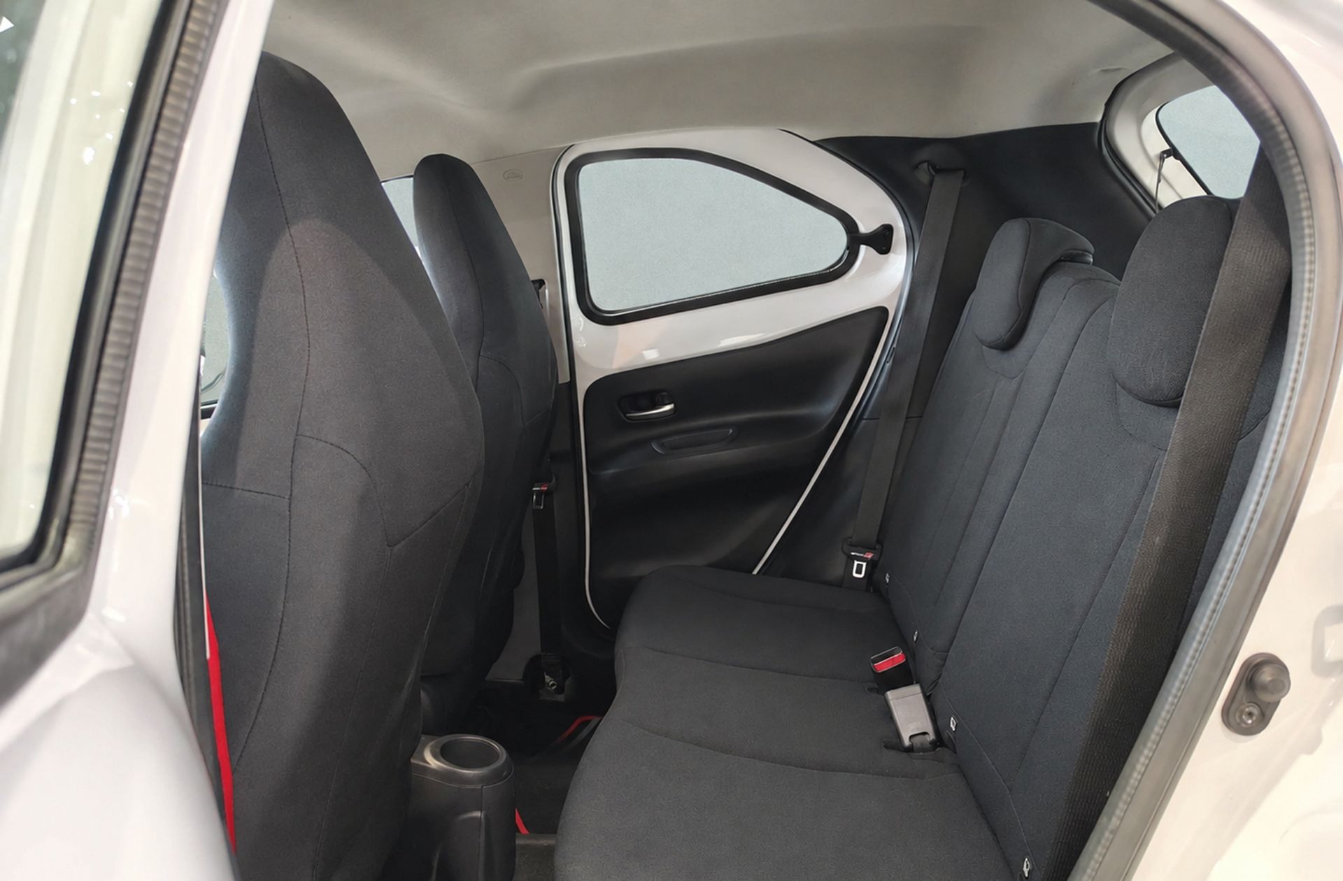 Toyota Aygo X 1.0 VVT-I Play - foto 11
