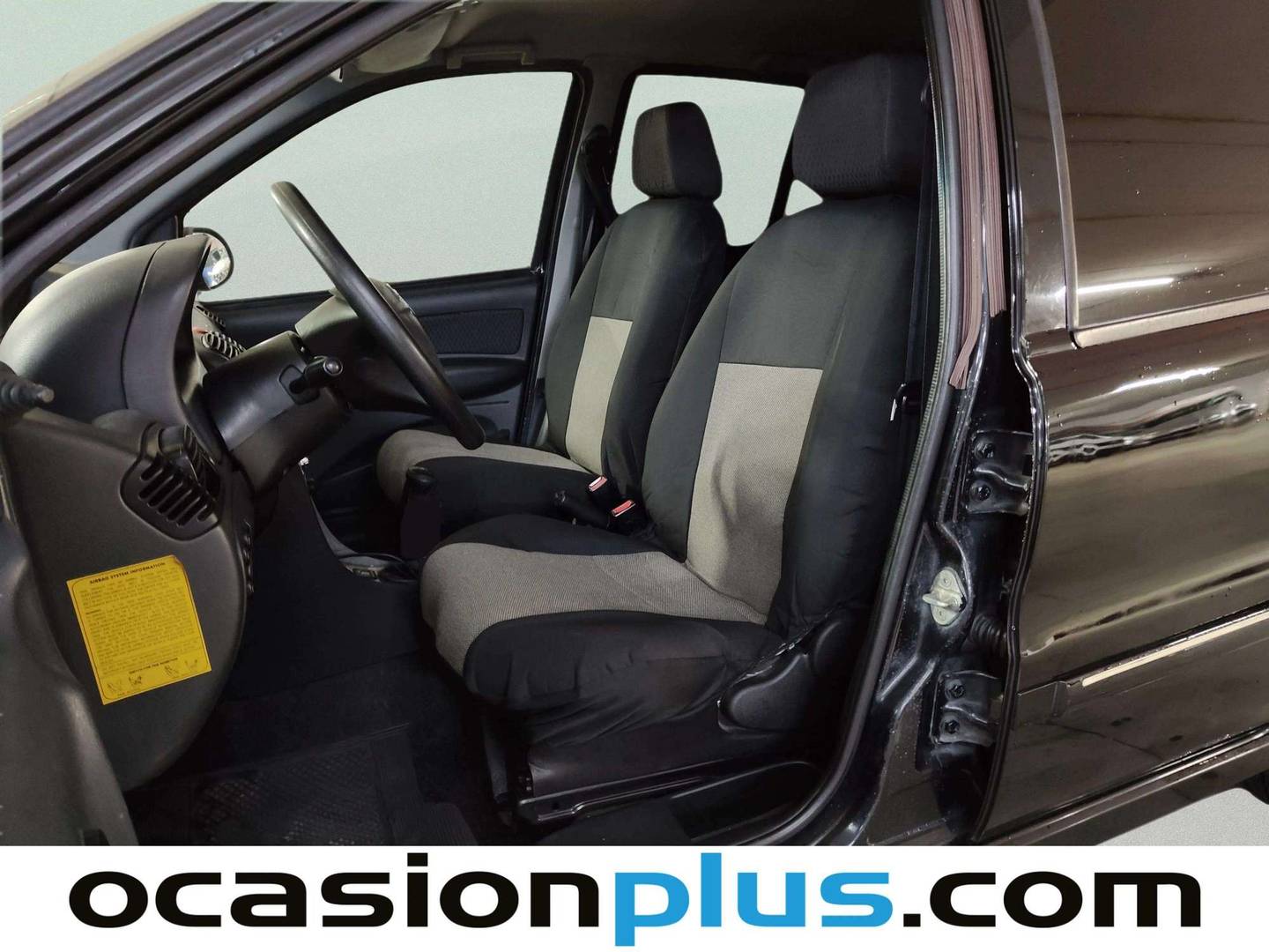 Foto asientos delanteros TATA Indigo Tata Indigo 1.4 MPFi SW LX (85 CV)