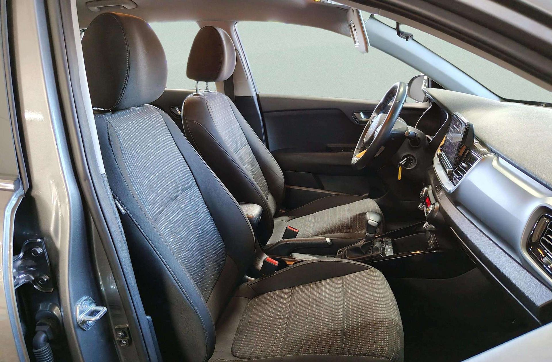 Kia Stonic 1.0 T-GDi MHEV Drive DCT - foto 18