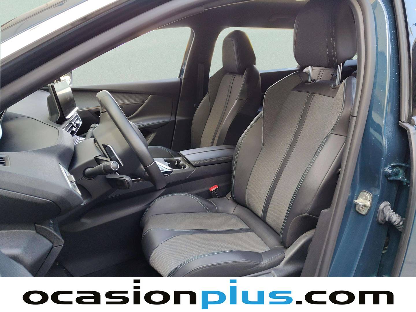 Foto asientos delanteros Peugeot 5008 Hybrid Peugeot 5008 Hybrid 1.2 Allure Pack eDCS6 (136 CV) 7 Plazas