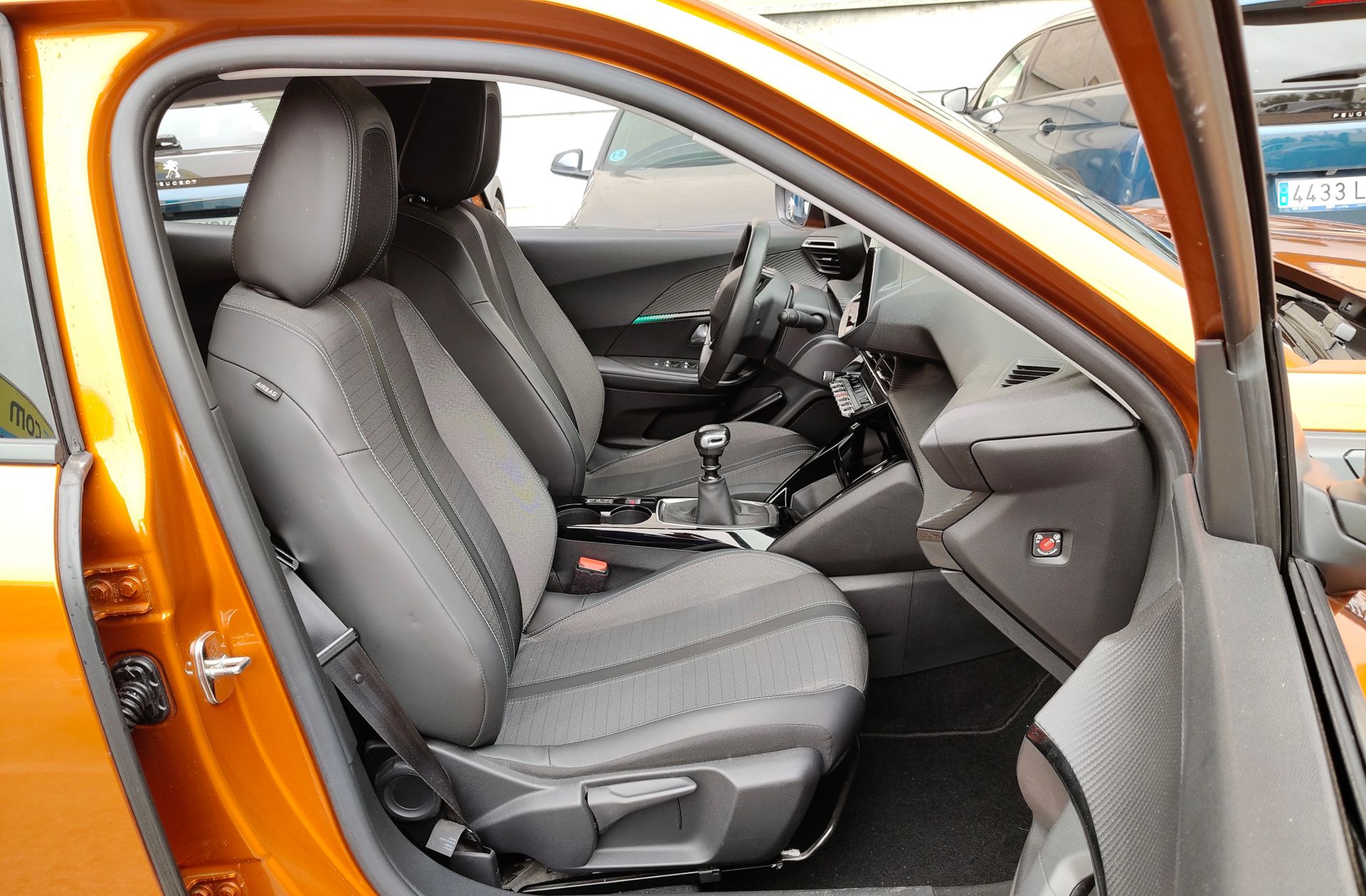 Peugeot 2008 BlueHDi 110 Allure Pack - foto 18