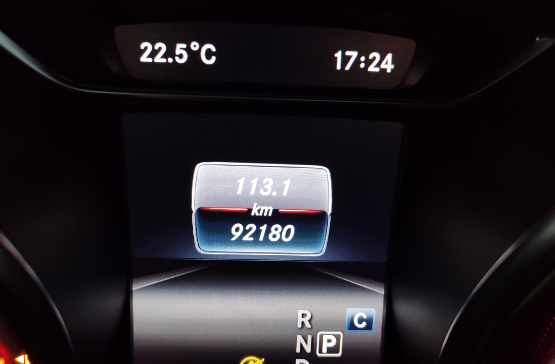 Mercedes-Benz GLA 180 Pack AMG - foto 9