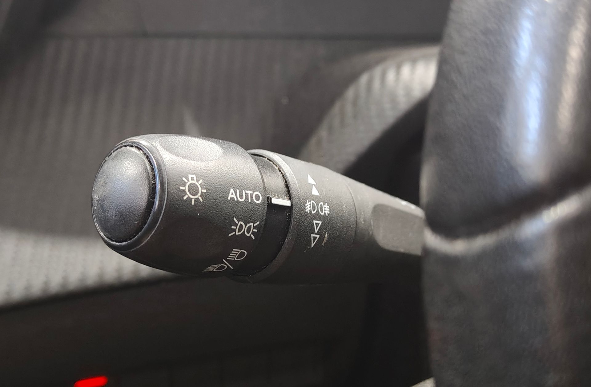Peugeot 2008 PureTech 100 Active Pack - foto 24