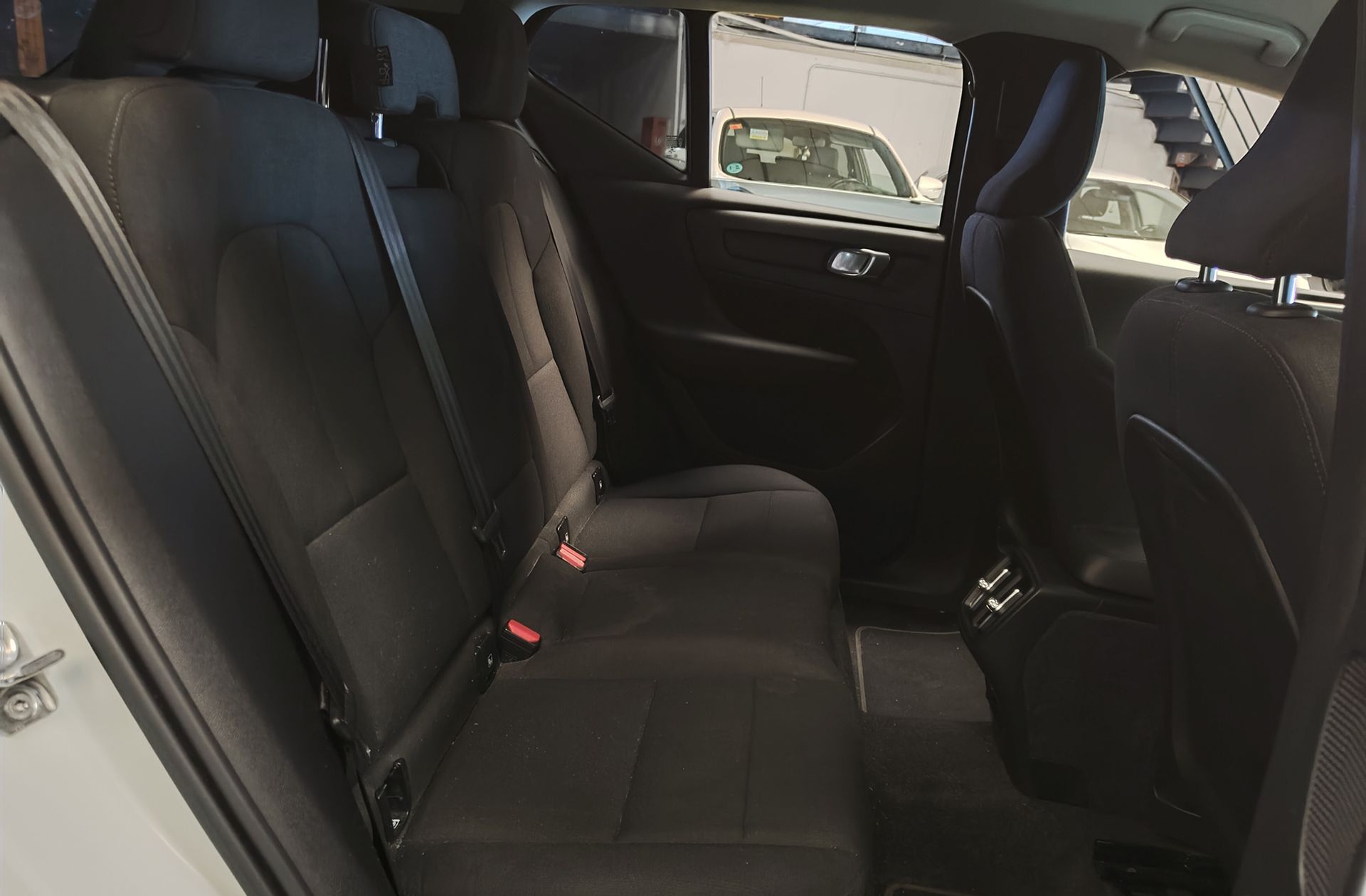 Volvo XC40 T2 Momentum Core - foto 17
