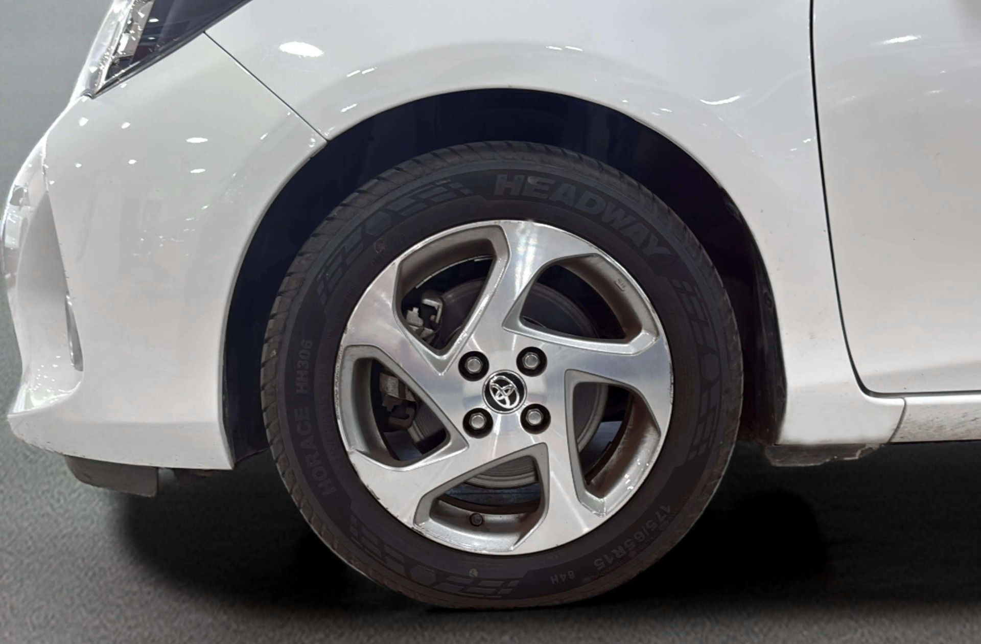 Toyota Yaris 1.5 Hybrid Active - foto 26