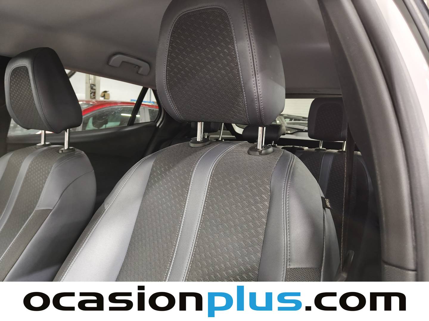 Extras y acabados del Peugeot 2008 Peugeot 2008 PureTech 130 S&S Allure (130 CV)