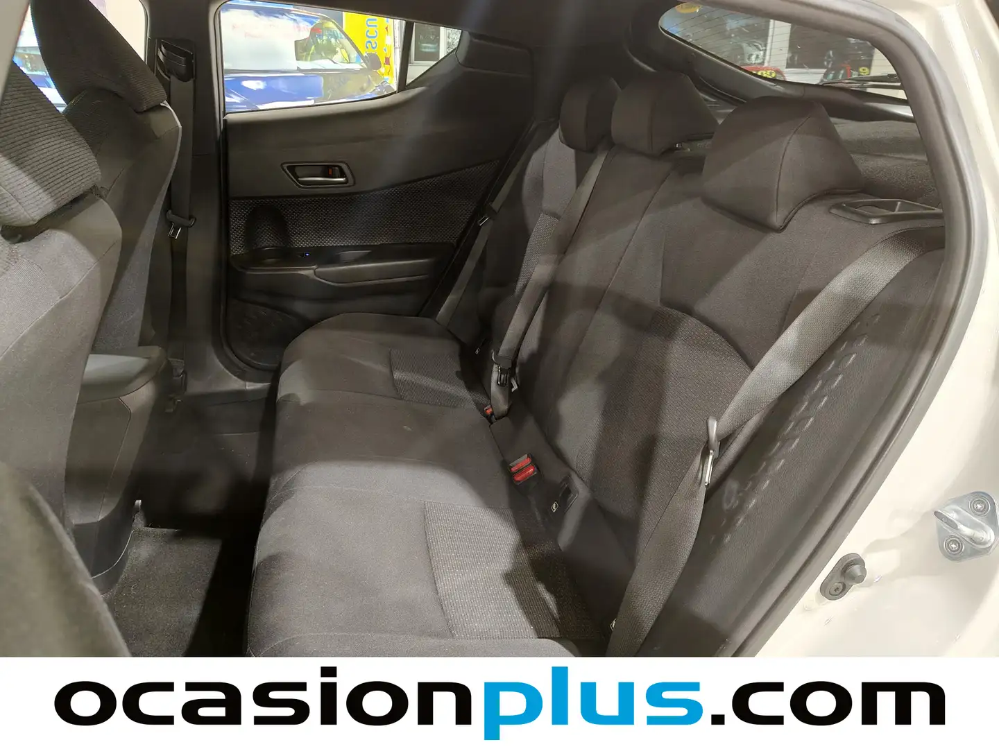 Foto Toyota C-HR Toyota C-HR 1.8 125H Advance (122 CV)