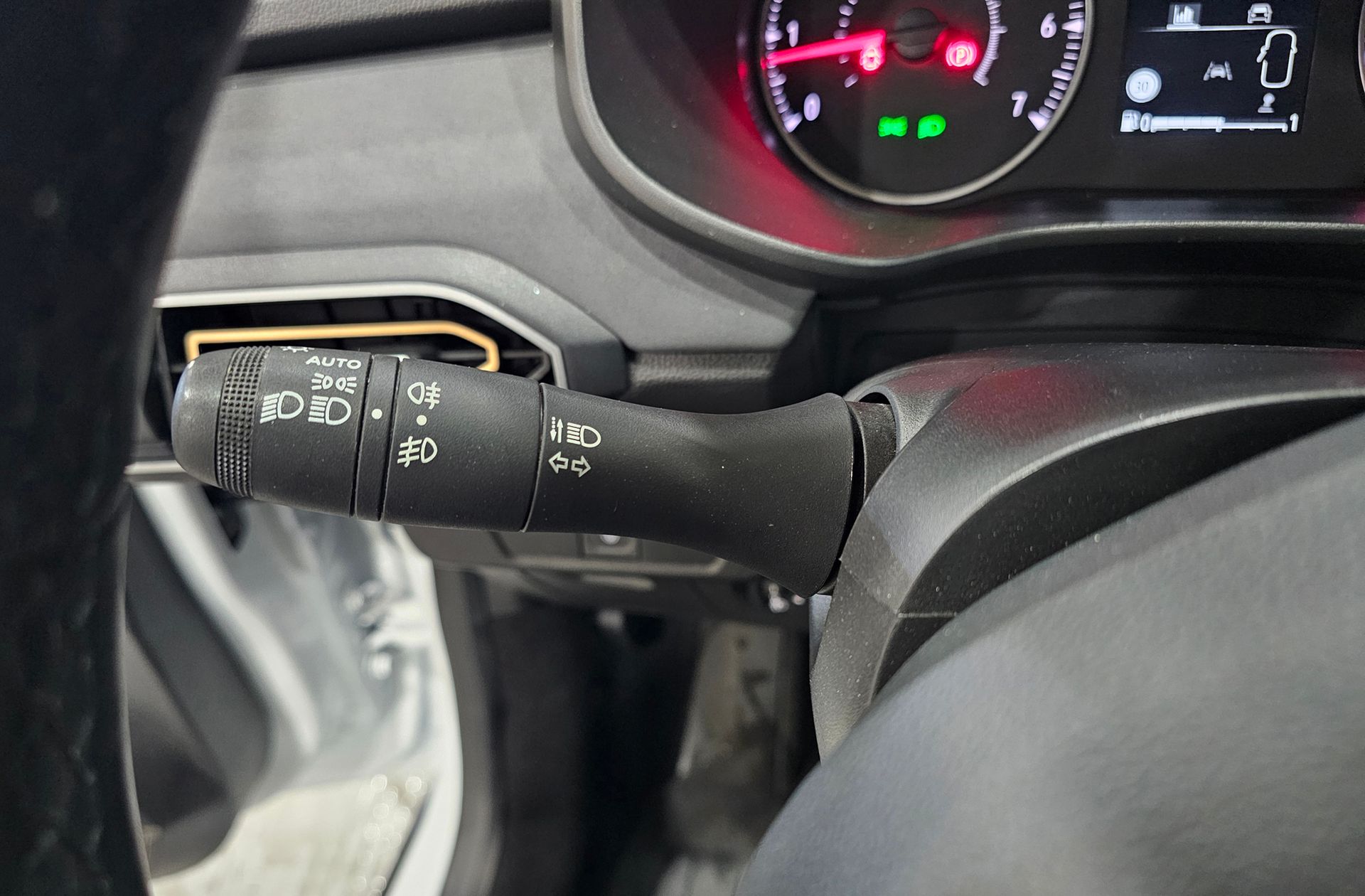Dacia Sandero Stepway Expression Go TCe - foto 24