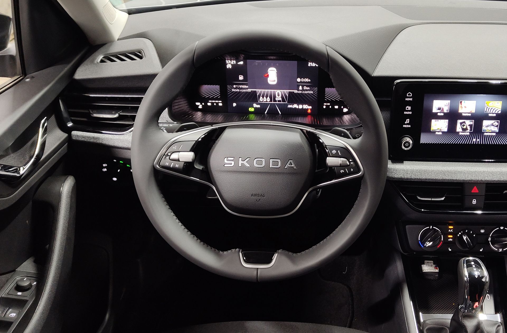 Škoda Kamiq 1.0 TSI Selection DSG - foto 23