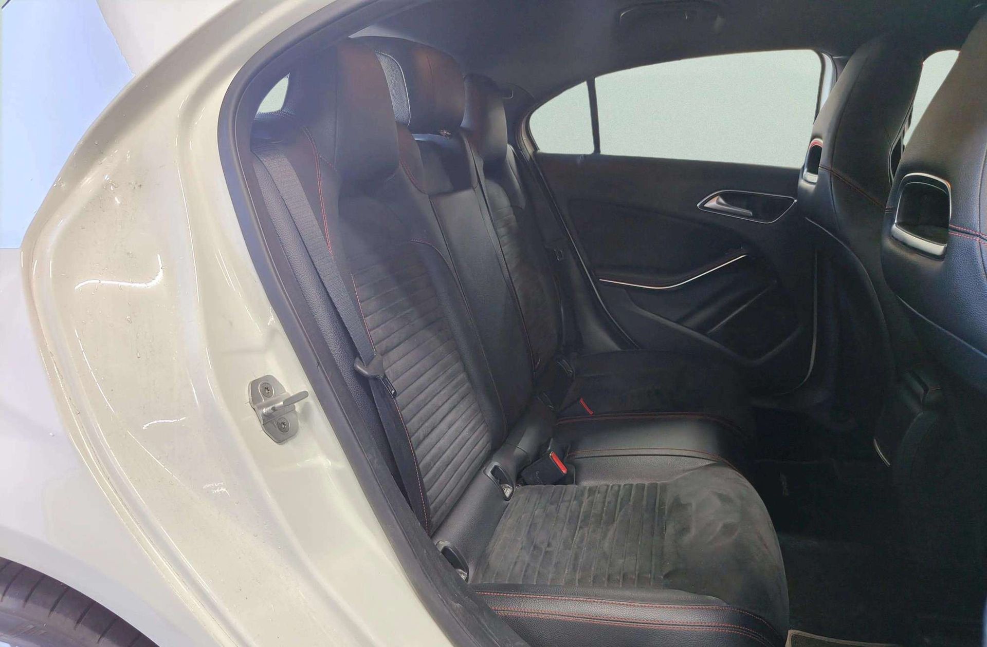 Mercedes-Benz Clase A 200 d Pack AMG - foto 18