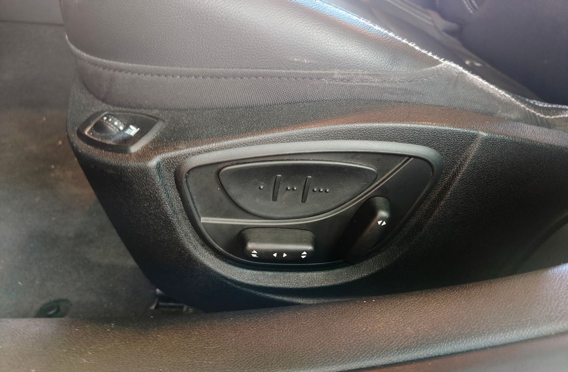 Renault Laguna Grand Tour dCi 175 Bose Edition - foto 12
