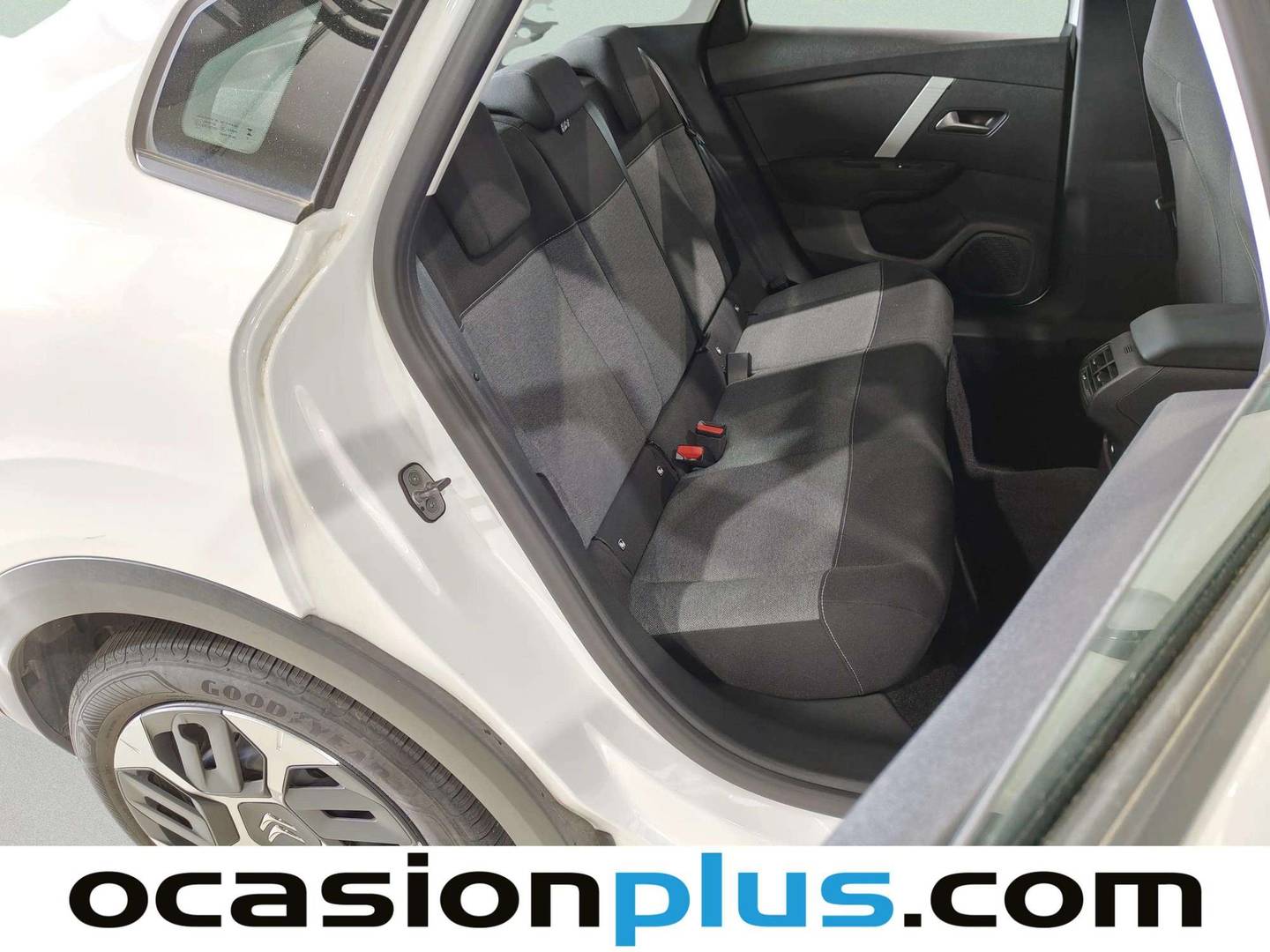 Foto Citroën C4 X Citroen C4 X PureTech 100 S&S 6v You (102 CV)