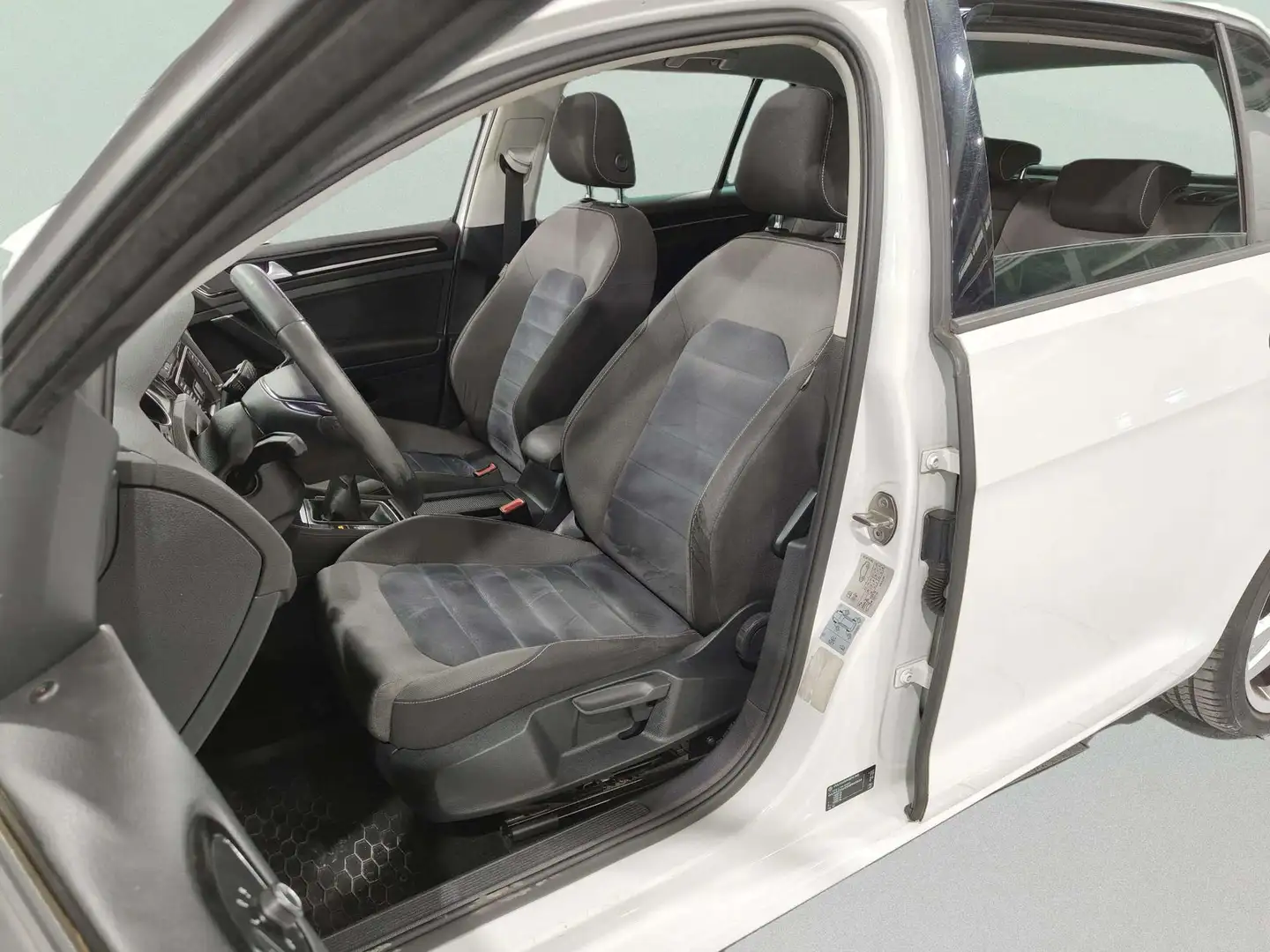 Foto Volkswagen Golf Volkswagen Golf Sport 2.0 TDI CR BMT (150 CV)