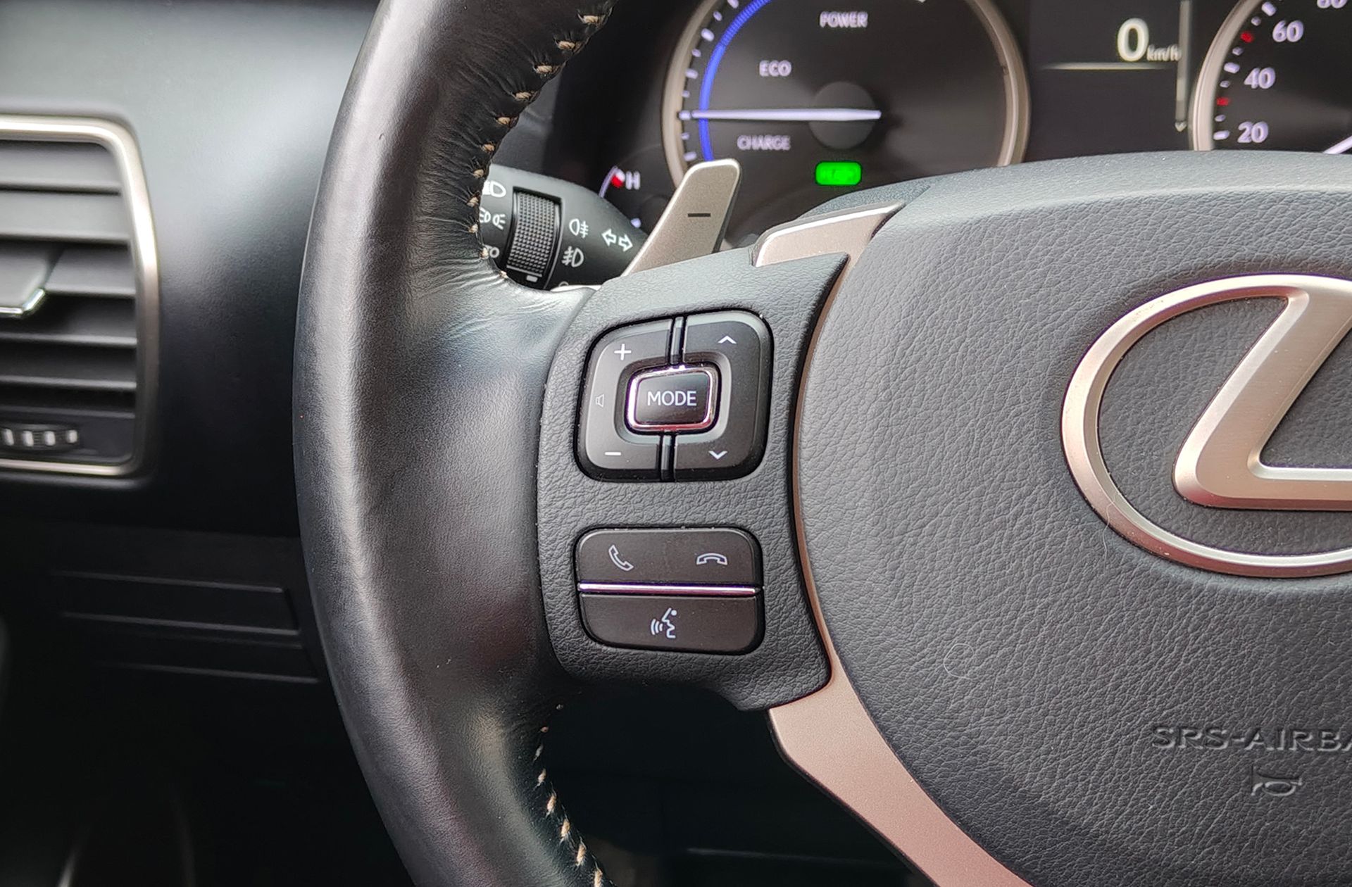 Lexus NX 300h Business Navigation 2WD - foto 24