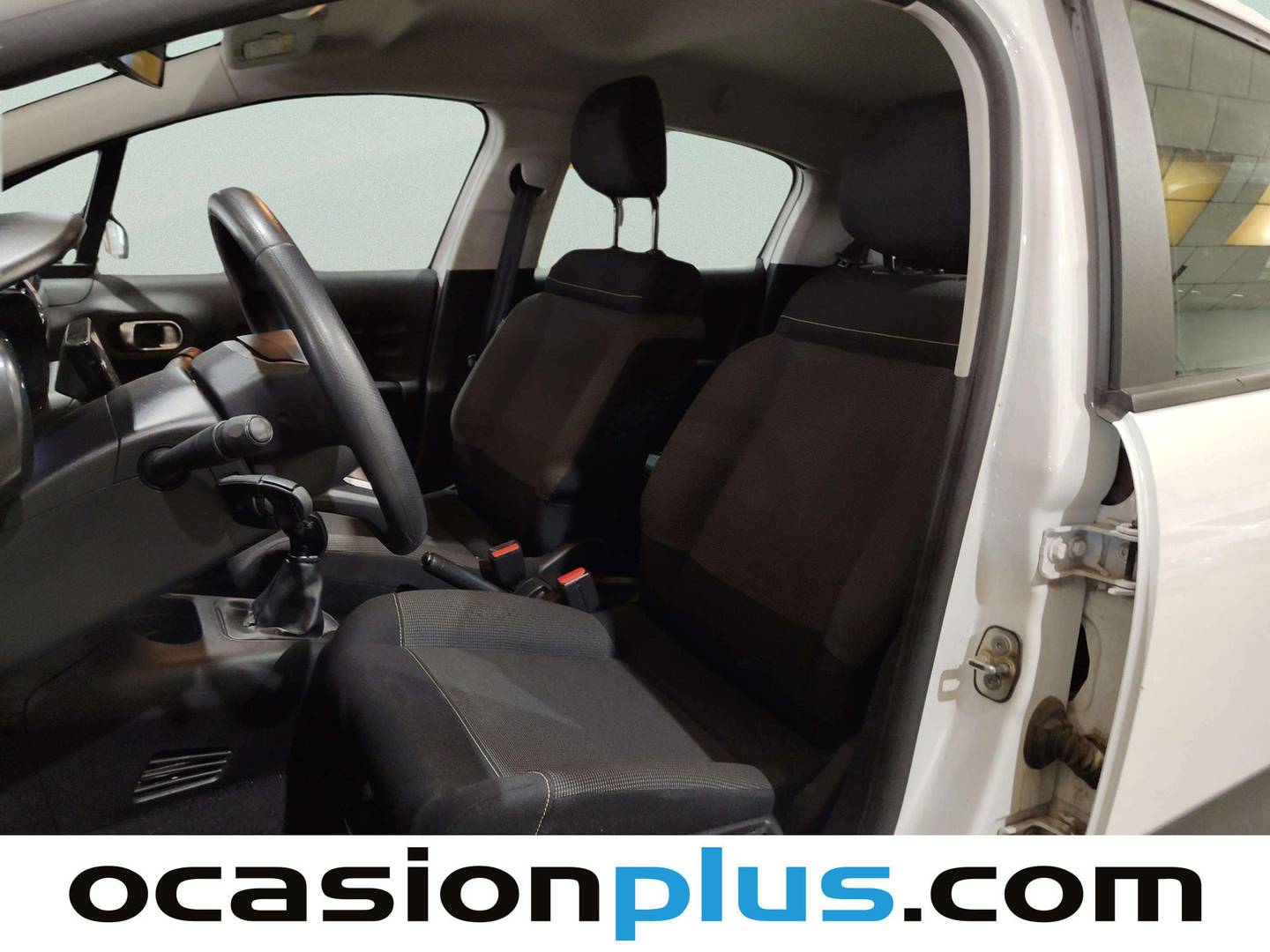 Foto asientos delanteros Citroën C3 Citroën C3 PureTech 83 Plus (83 CV)