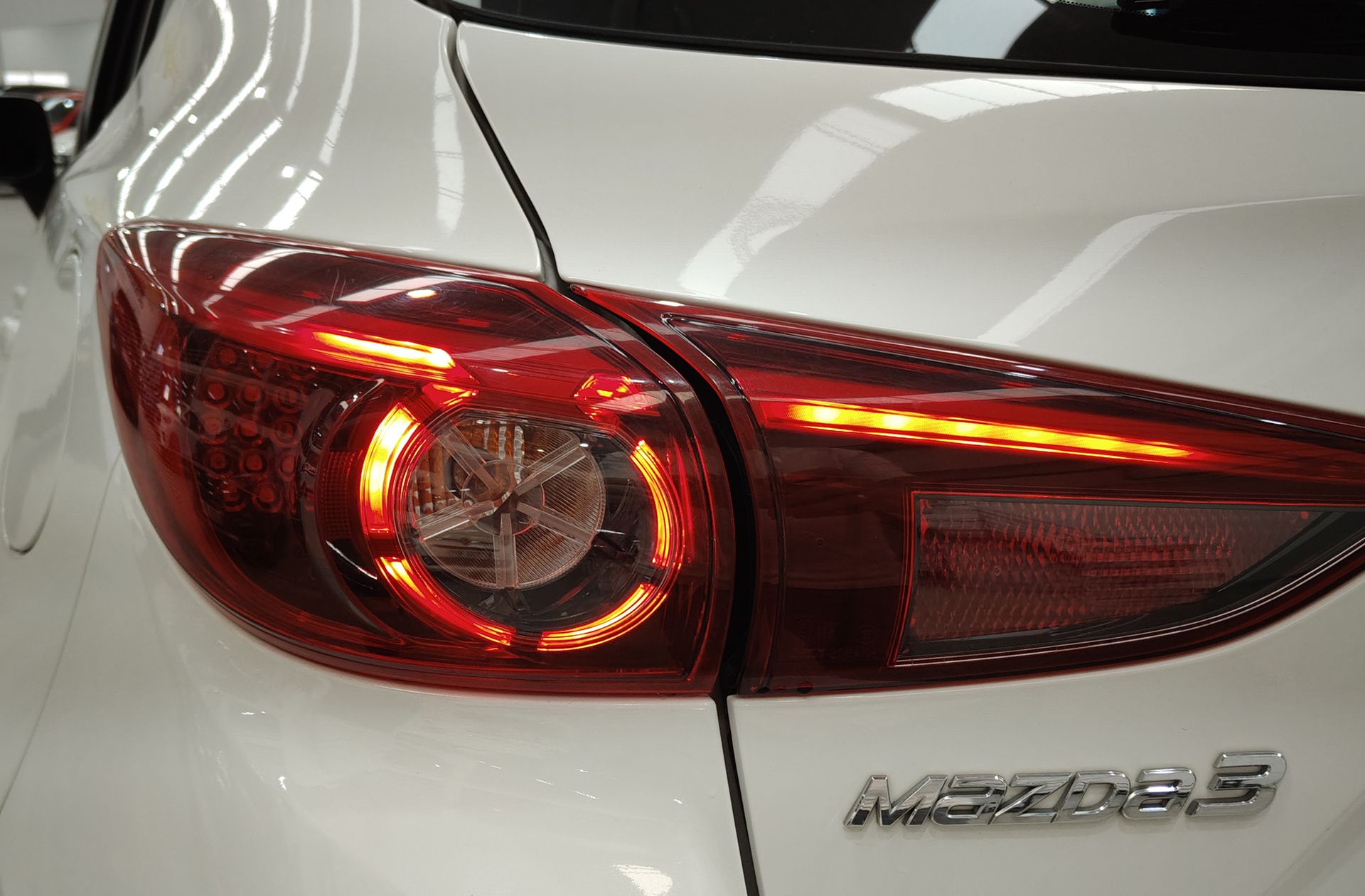 Mazda3 1.5 DE Black Tech Edition - foto 15