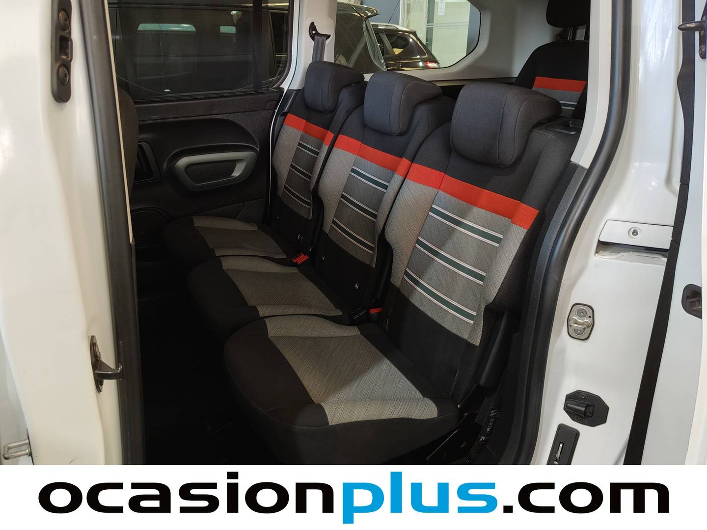 Foto asientos traseros Citroën Berlingo Citroën Berlingo BlueHDi 130 S&S Talla XL Shine EAT8 (130 CV) 7 Plazas