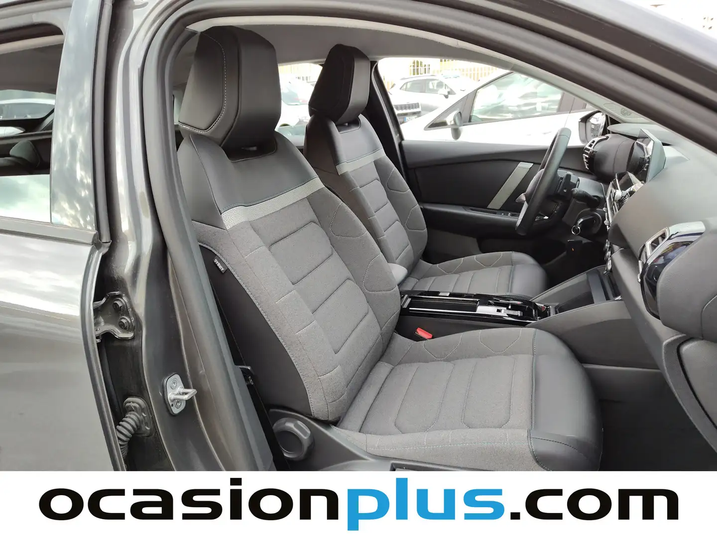 Foto Citroën C4 Citroen C4 Hybrid 136 e-DCS6 Plus