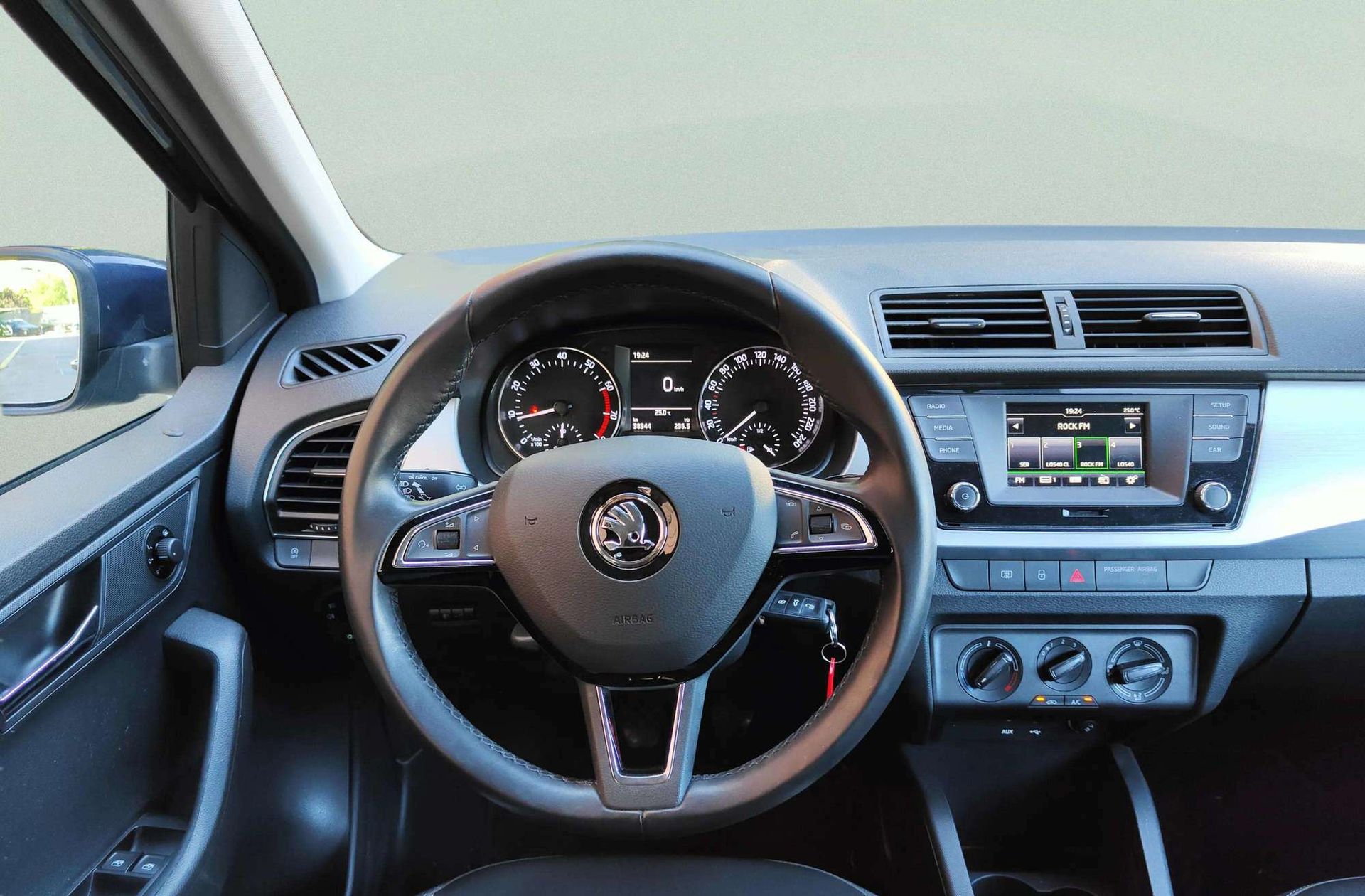 Škoda Fabia 1.0 MPI Like - foto 23