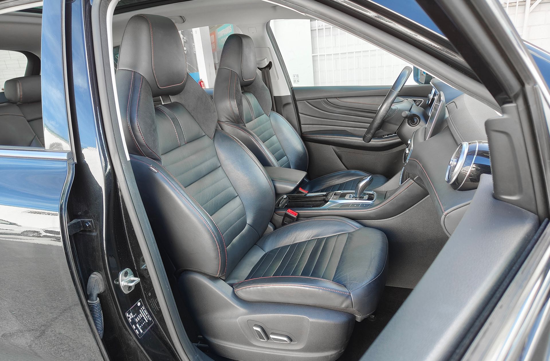 MG HS 1.5 Turbo GDI Luxury DCT - foto 22