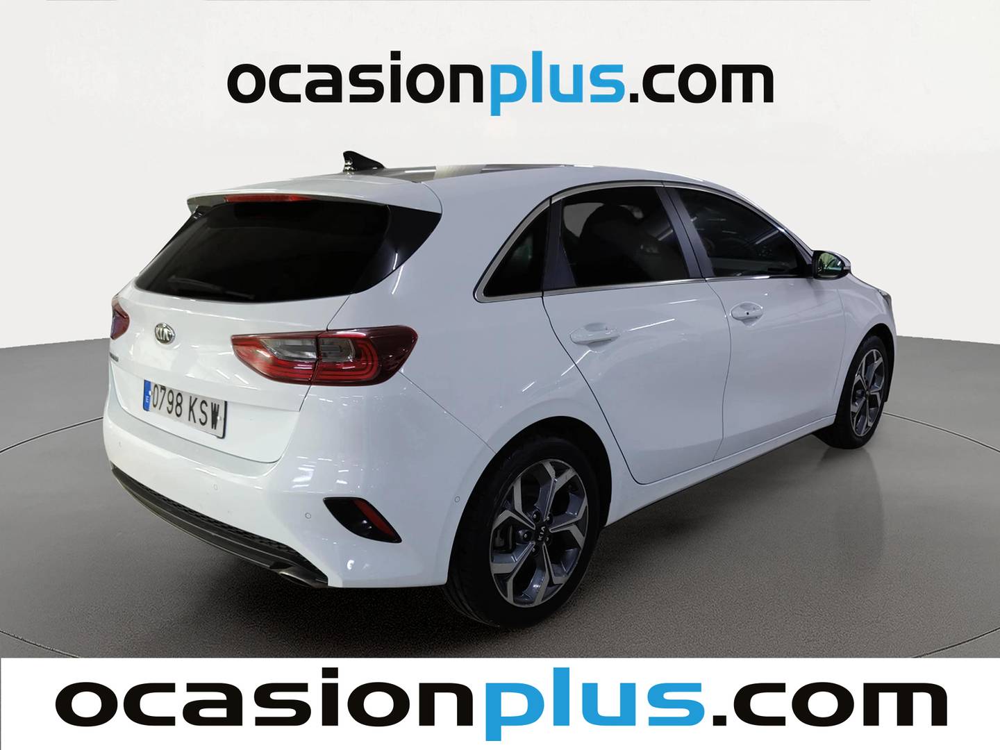 Foto trasera KIA Ceed KIA Ceed 1.4 T-GDi Launch Edition DCT (140 CV) derecha
