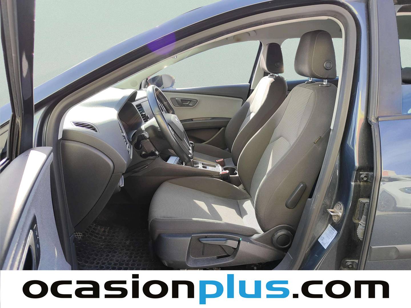 Foto asientos delanteros Seat León Seat León ST 1.6 TDI S&S Style (115 CV)
