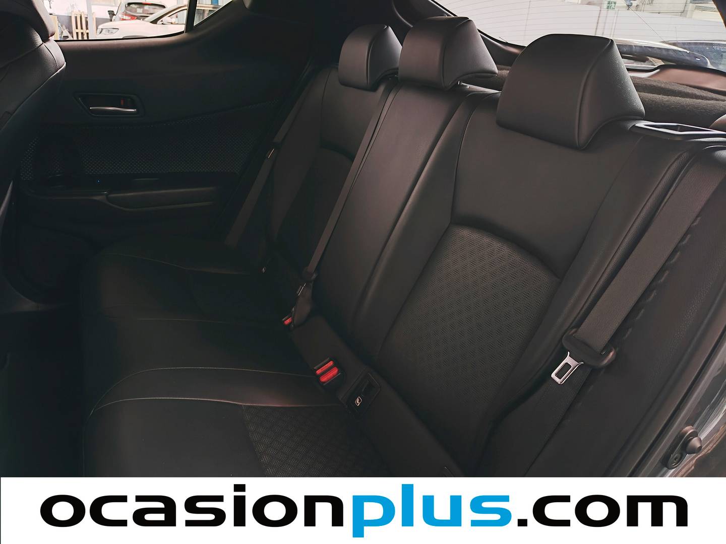 Foto asientos traseros Toyota C-HR Toyota C-HR 180H Advance Luxury (184 CV)