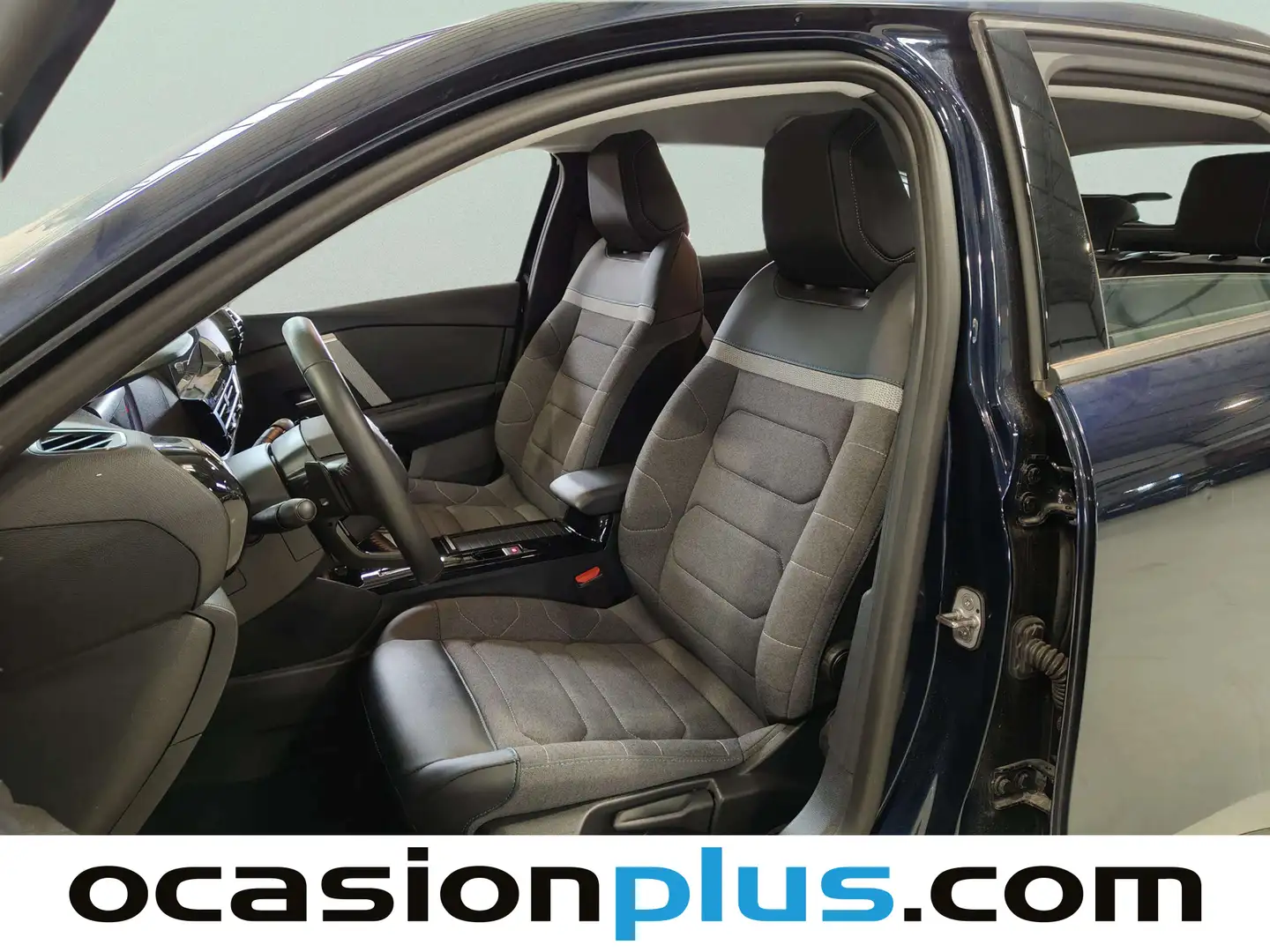 Foto Citroën C4 Citroen C4 Hybrid 136 Plus e-DCS6 (136 CV)