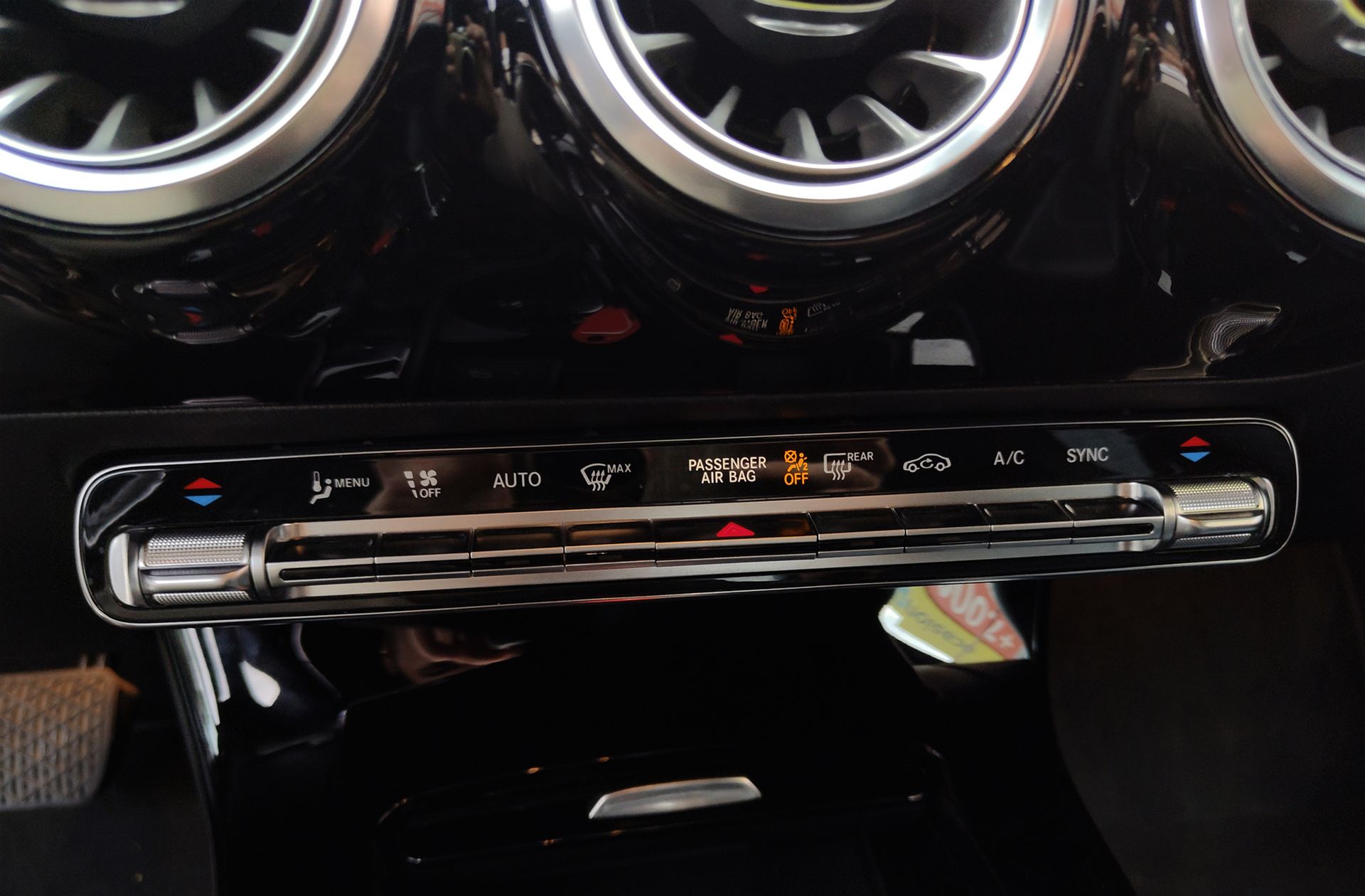 Mercedes-Benz CLA 180 - foto 32
