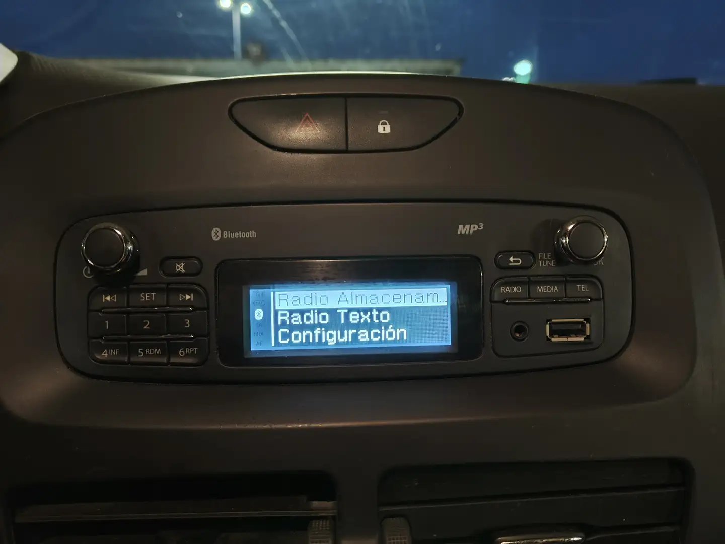 Foto Renault Clio Renault Clio 1.2 Authentique (75 CV)