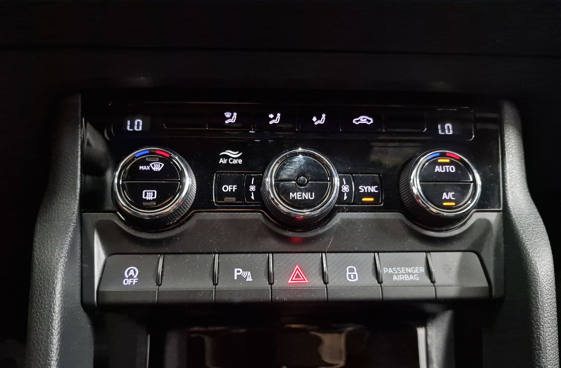 Škoda Karoq 1.5 TSI ACT Sportline DSG - foto 34