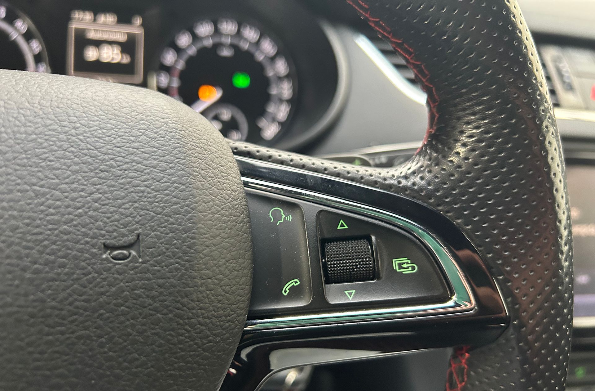 Škoda Octavia 2.0 TDI RS DSG - foto 22