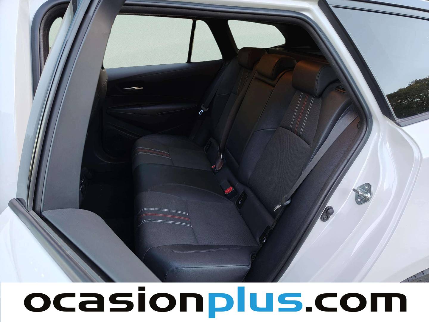 Foto asientos traseros Toyota Corolla Toyota Corolla Touring Sports 180H Style E-CVT (180 CV)