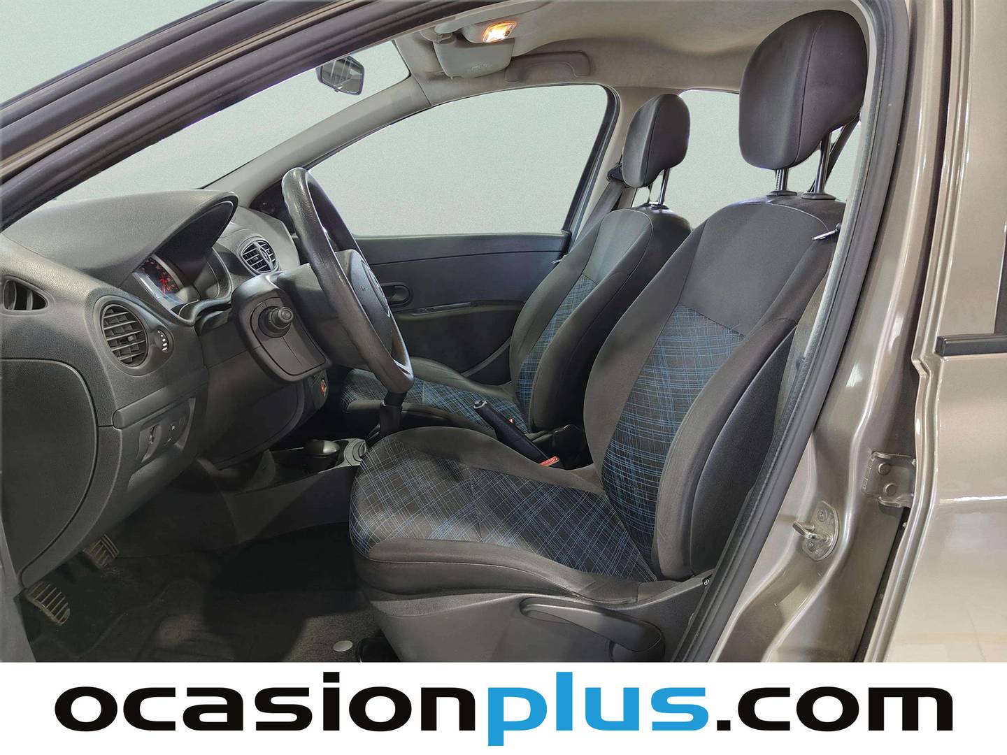 Foto asientos delanteros Renault Clio RENAULT Nuevo Clio Grand Tour Authentique 1.2 16v 75 eco2 ( 75 cv )