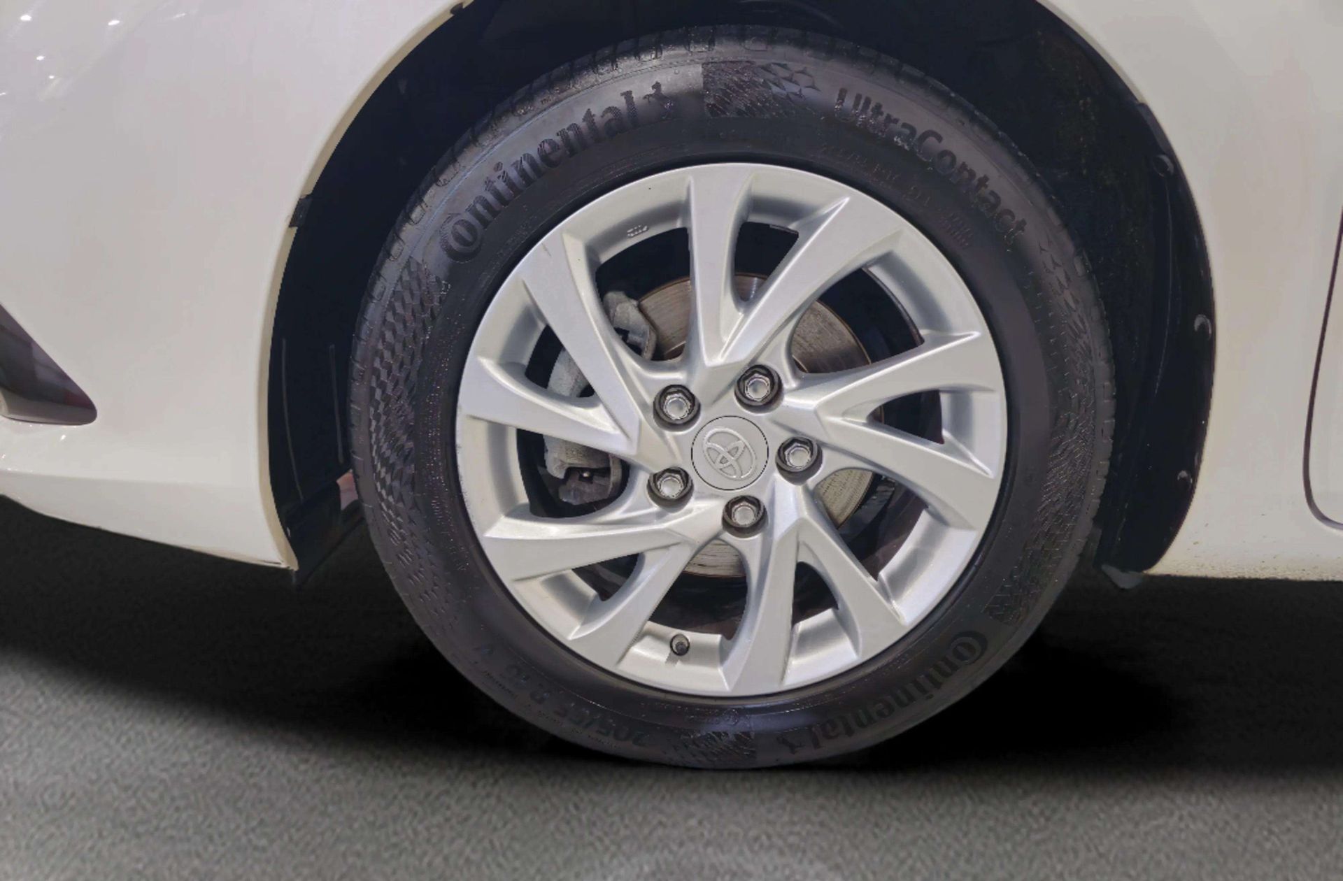 Toyota Auris 140H Touring Sports Active - foto 36