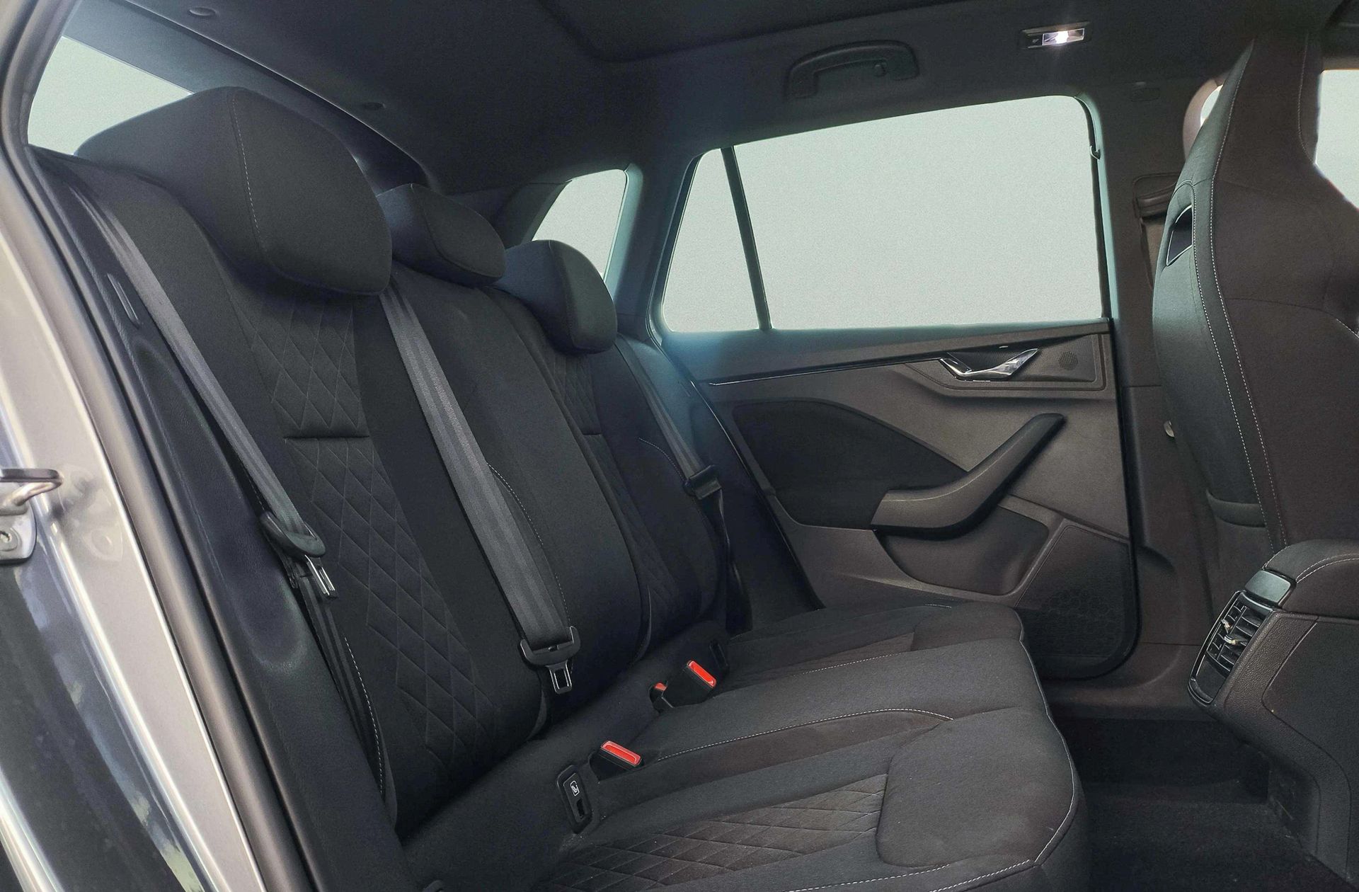 Škoda Kamiq 1.5 TSI Sport DSG - foto 19