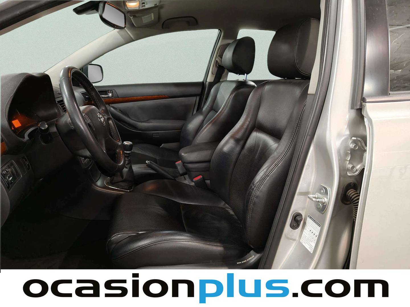Foto asientos delanteros Toyota Avensis Toyota Avensis 2.2 D-4D Executive (150 CV)