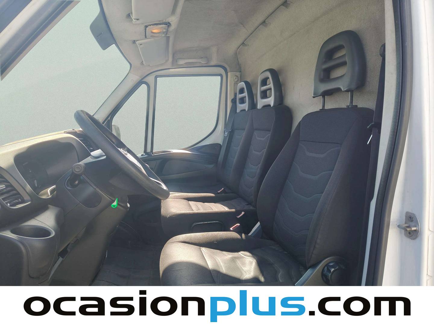 Foto asientos delanteros Iveco Daily Iveco Daily Furgon 2.3 TD 35S 16S V 4100/H3 (156 CV)