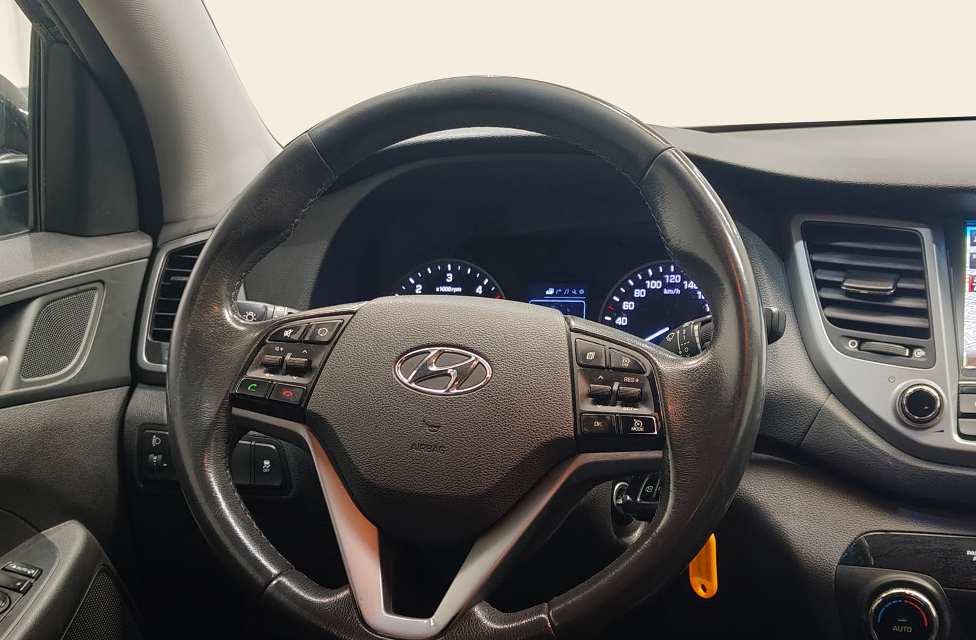 Hyundai Tucson 1.7 CRDi BlueDrive 25 Aniversario 4x2 - foto 27