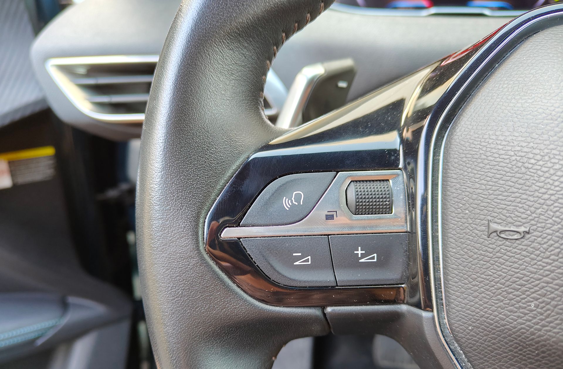 Peugeot 5008 1.2 Allure Pack eDCS6 7 plazas - foto 28