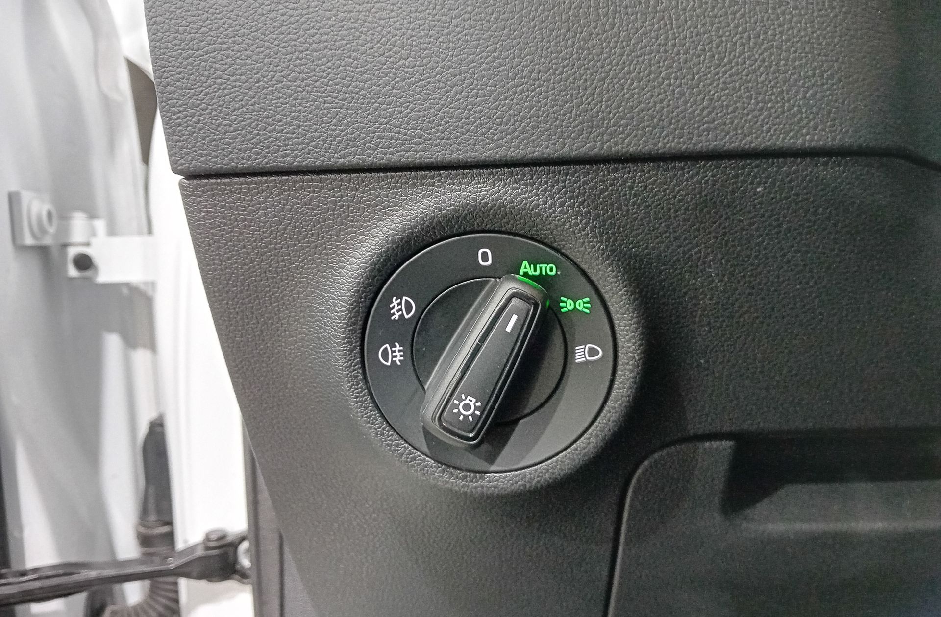 Škoda Karoq 2.0 TDI Selection - foto 23