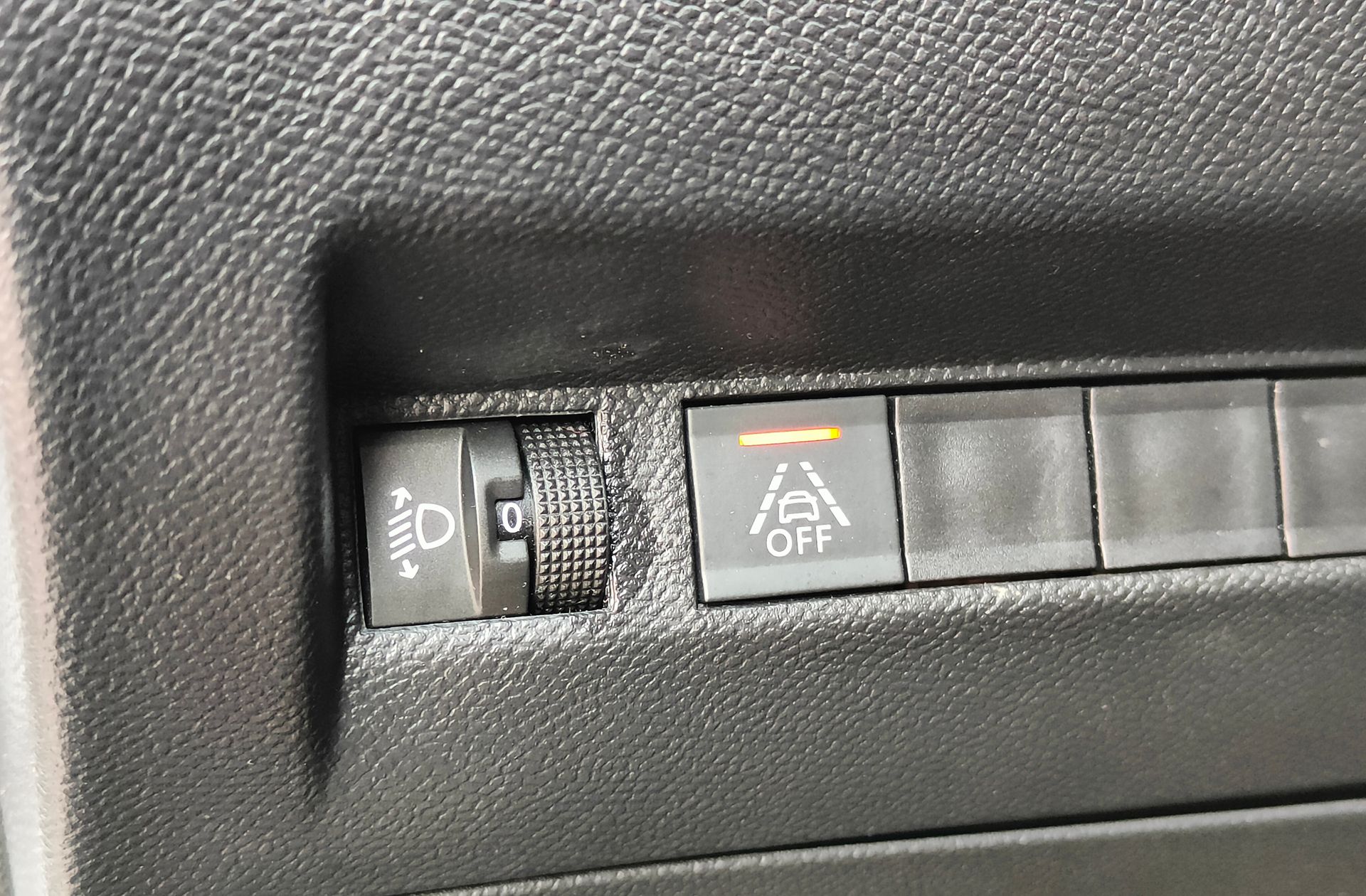 Peugeot 208 BlueHDi 100 Active Pack - foto 28