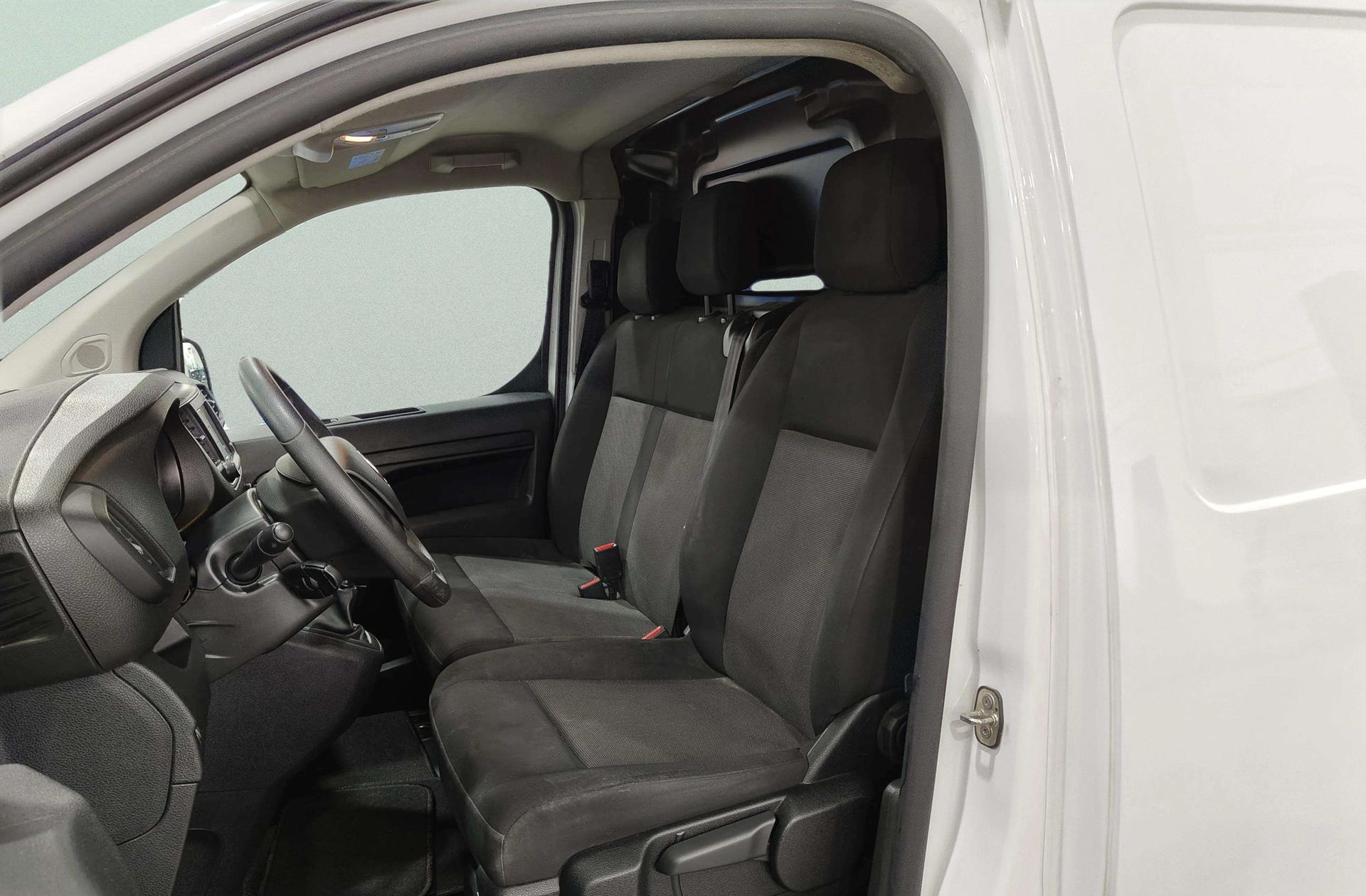 Fiat Scudo Furgon 1.5 BlueHDi L2 3 plazas - foto 9