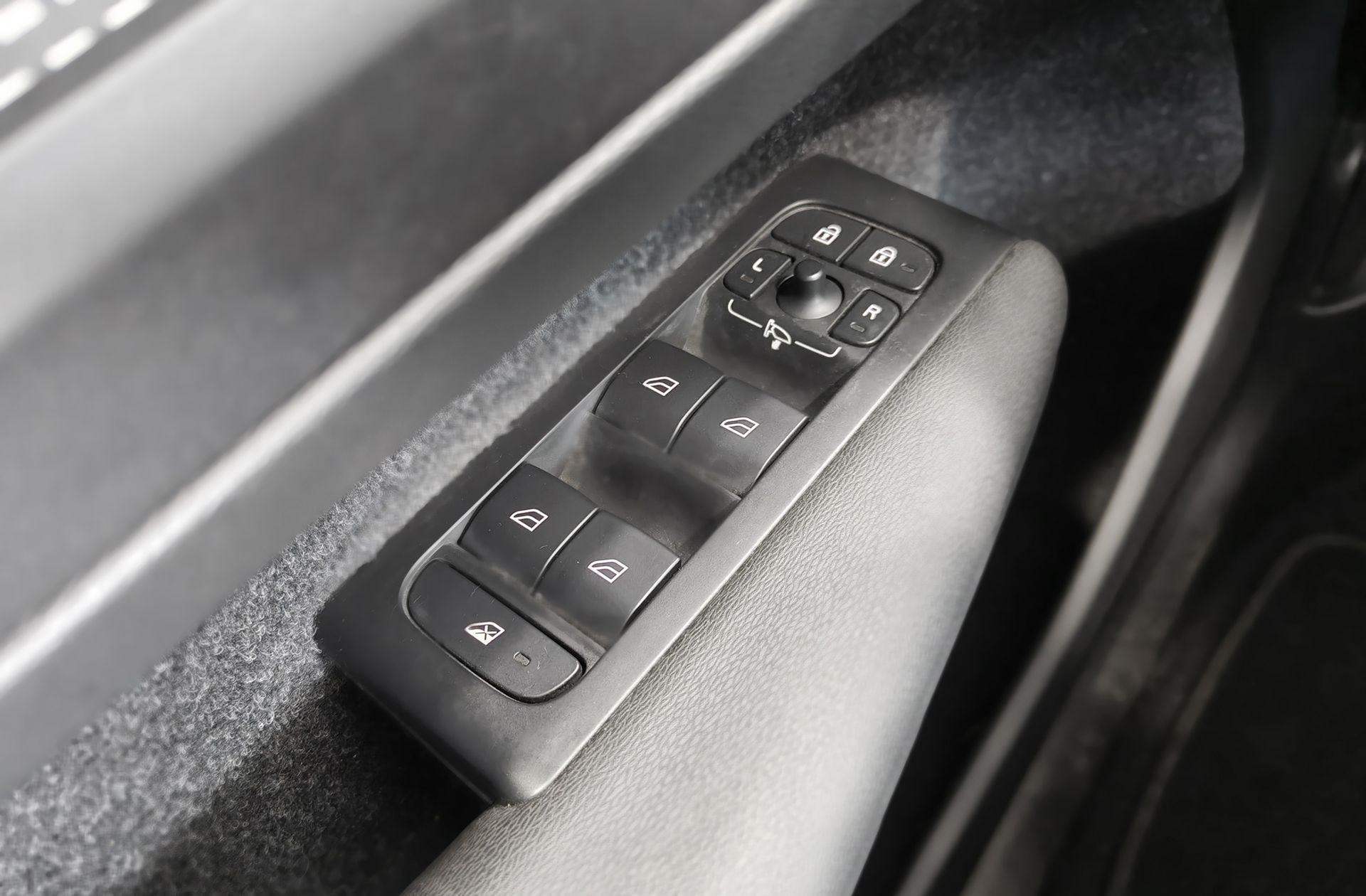 Volvo XC40 D3 R-Design - foto 47