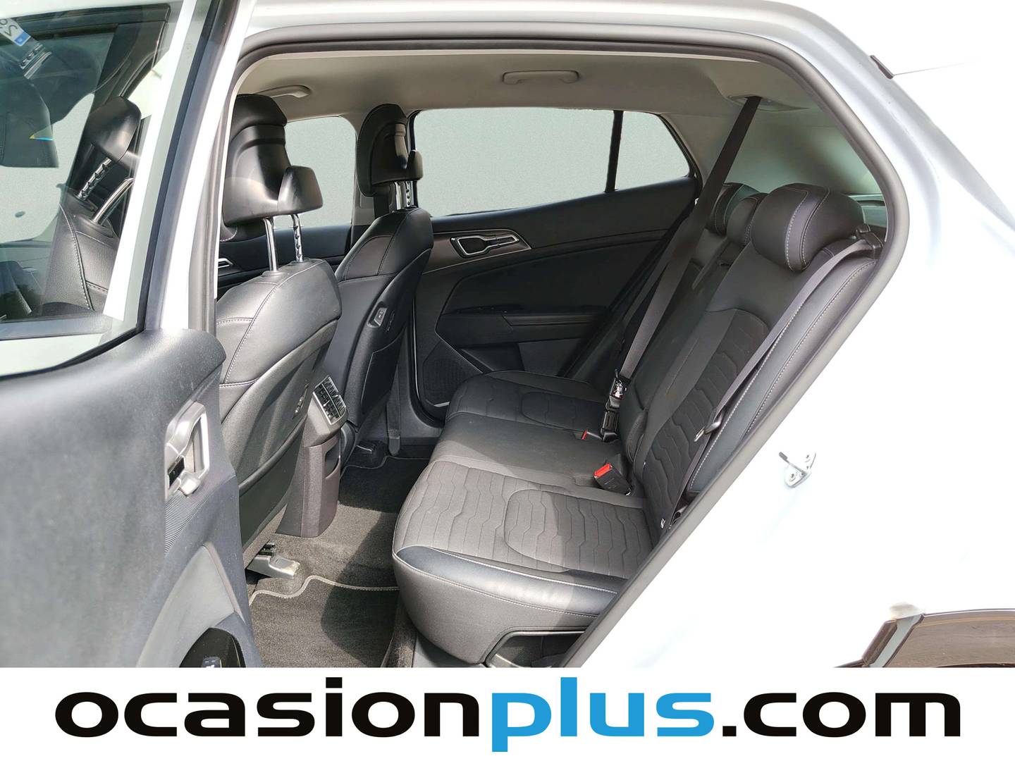 Foto asientos traseros KIA Sportage KIA Sportage 1.6 T-GDi MHEV Tech 4x2 (150 CV)