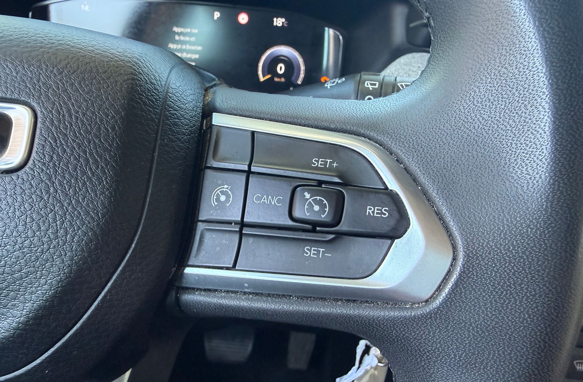 Jeep Compass eHybrid 1.5 MHEV Longitude DCT - foto 21
