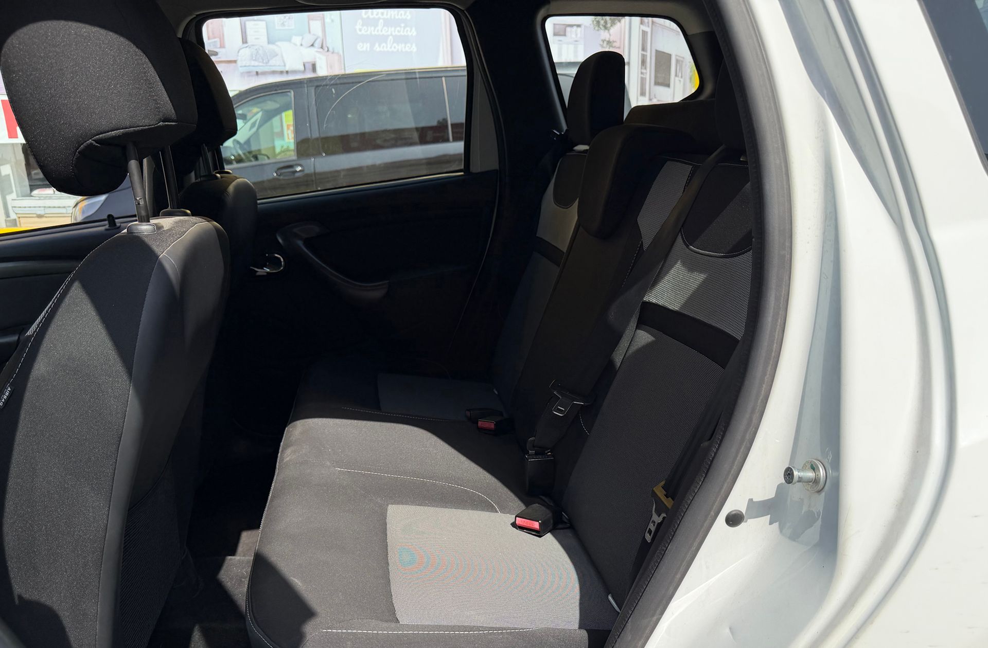 Dacia Duster Laureate dCi - foto 9