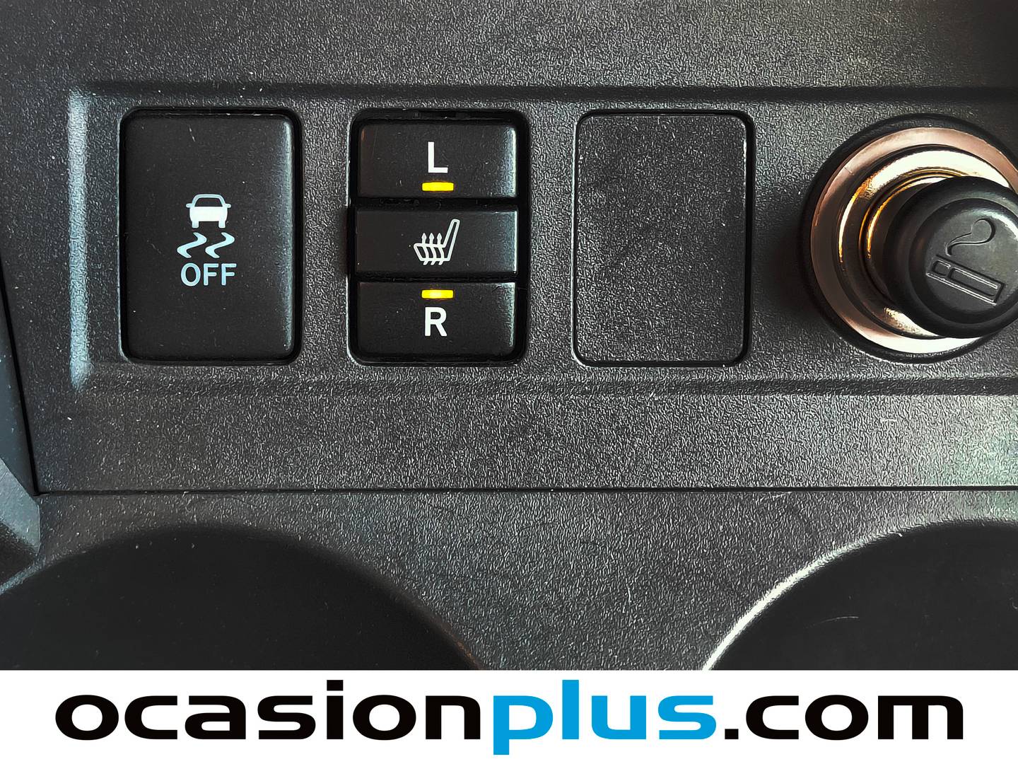 Equipamiento del Toyota Rav4 Toyota Rav4 2.2 D-D-CAT Executive Cross Sport Autodr.S 4x4 (150 CV)