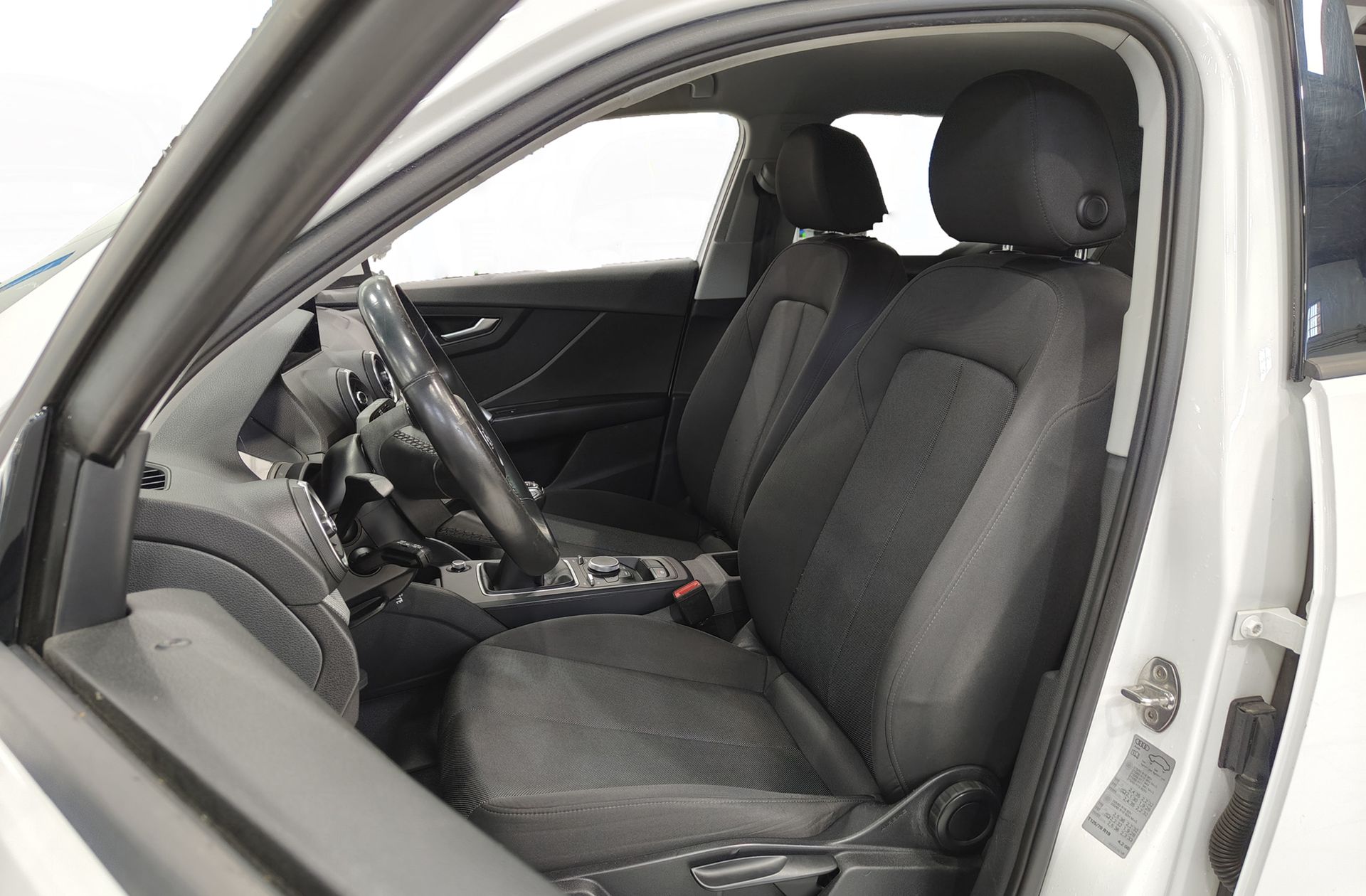 Audi Q2 30 TDI - foto 8
