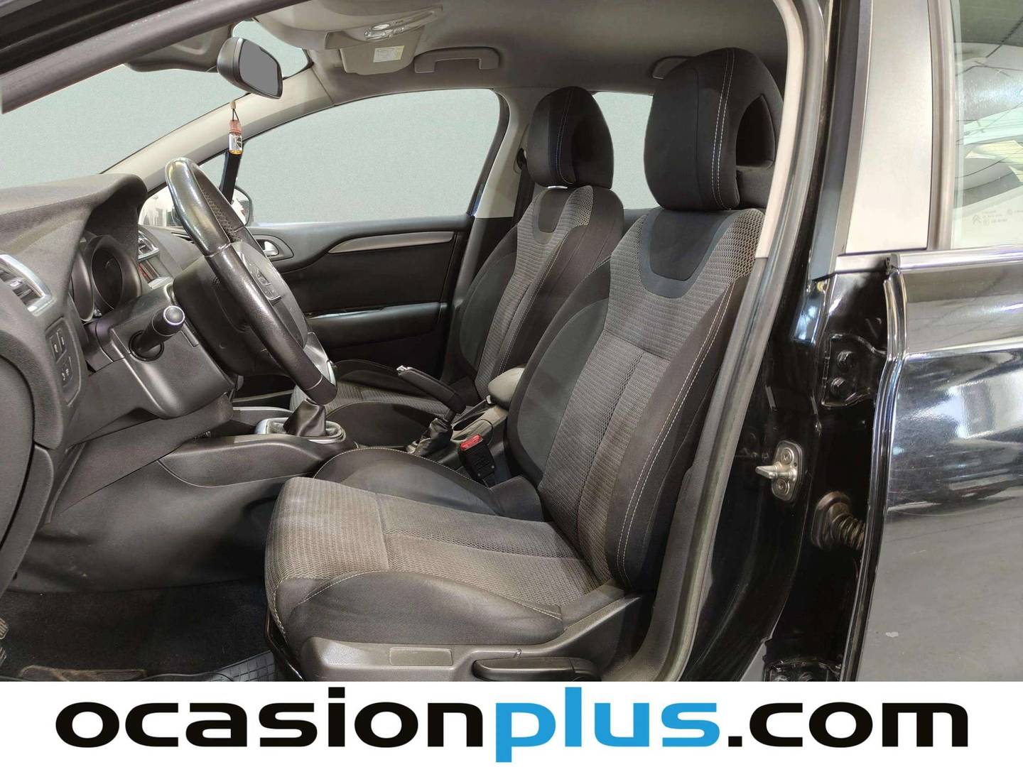 Foto asientos delanteros Citroën C4 Citroën C4 PureTech 130 S&S Collection (130 CV)